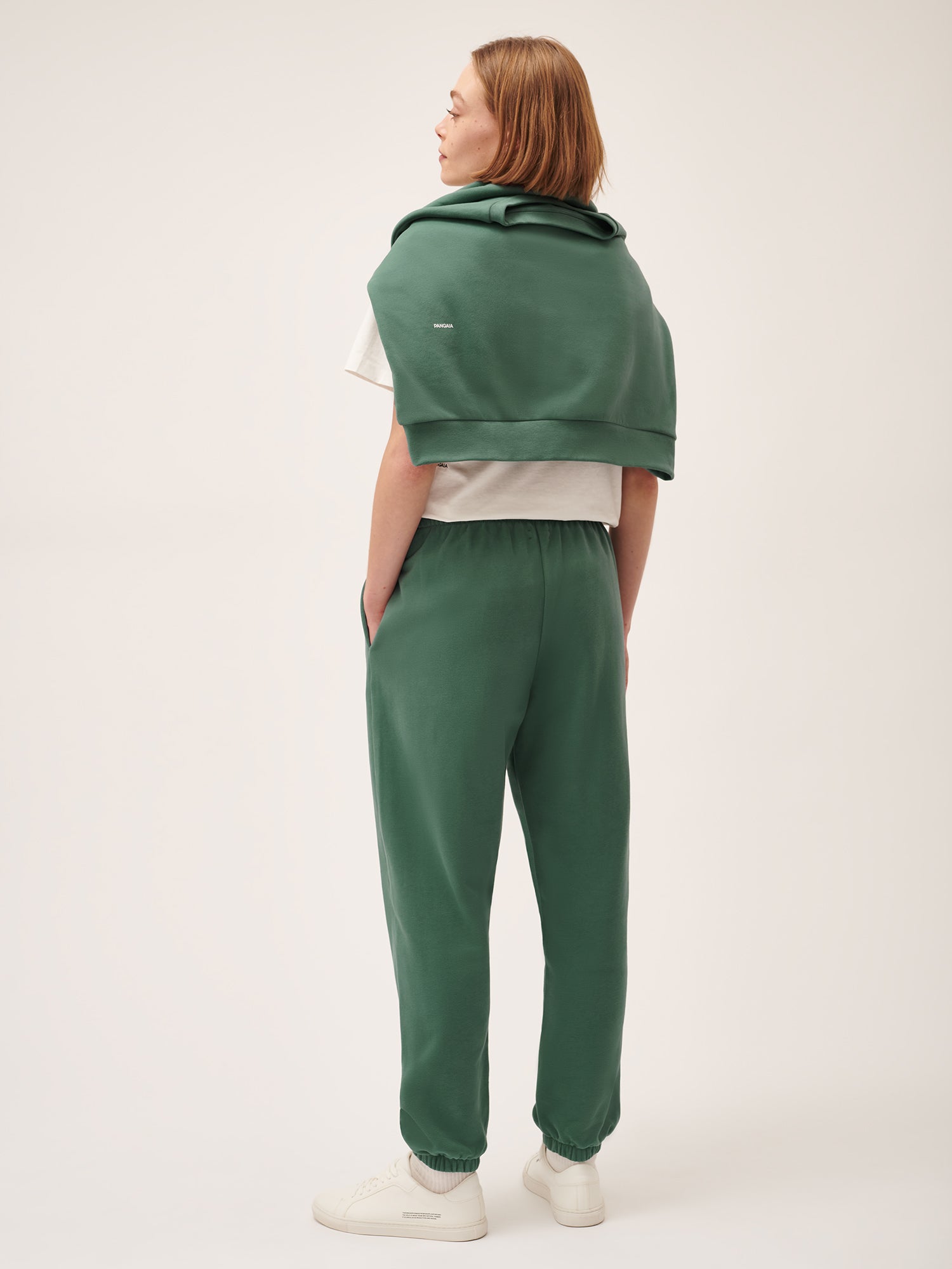 365_TrackPants_Forest_Green_female-4