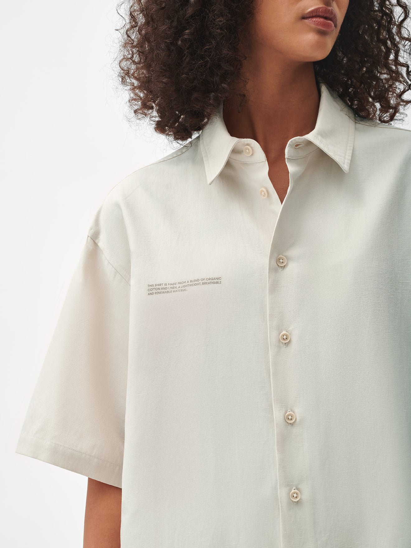 Cotton-Linen-Short-Sleeve-Shirt-Limestone-Model-Female-3
