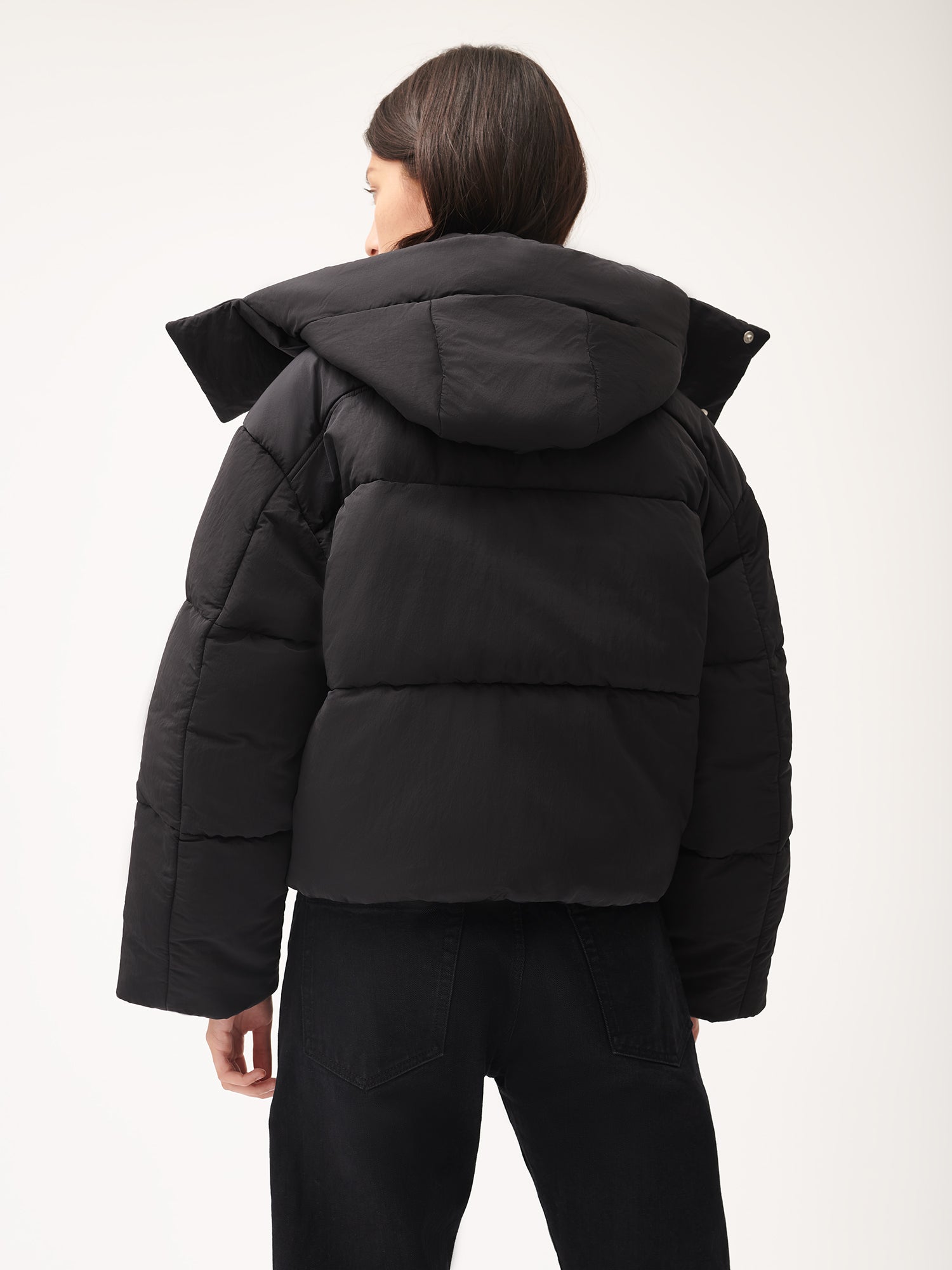 Womens_Recycled_Nylon_Cropped_Puffer_Black-female-2