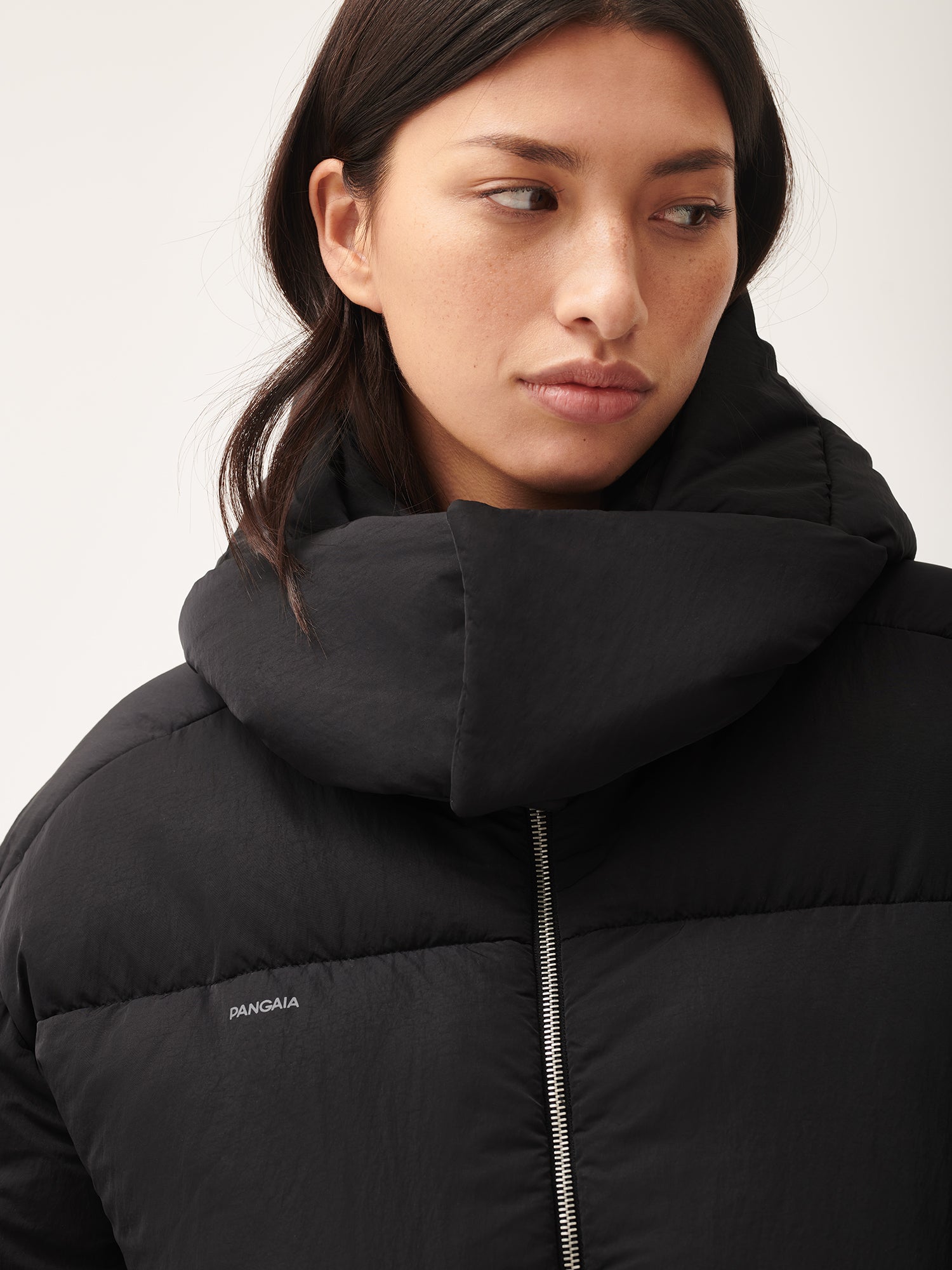 Womens_Recycled_Nylon_Cropped_Puffer_Black-female-3