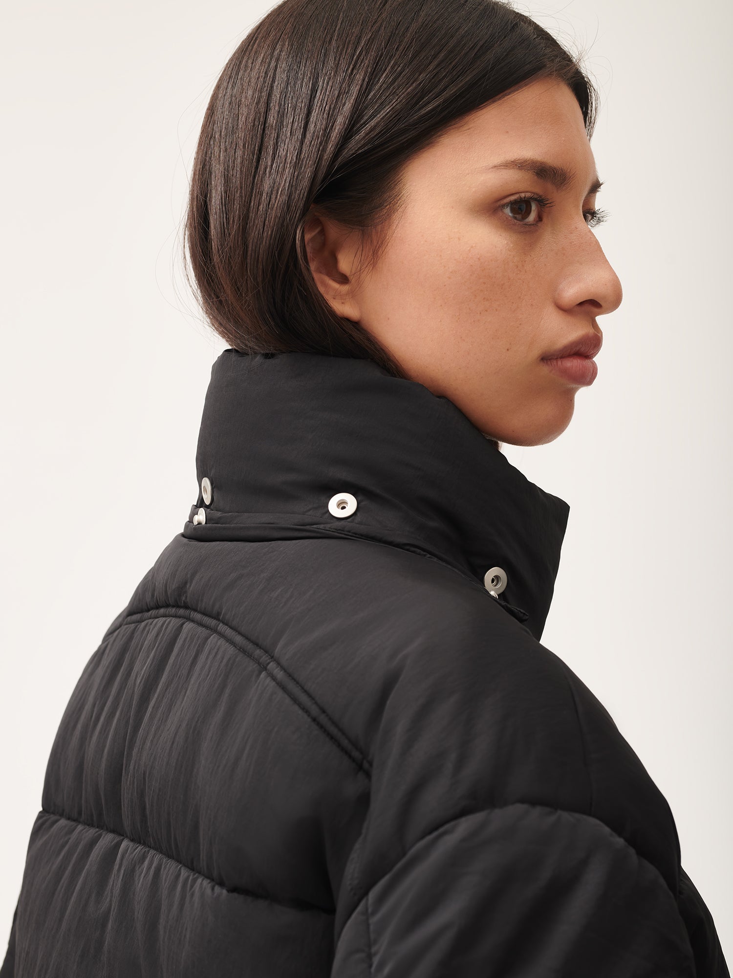 Womens_Recycled_Nylon_Cropped_Puffer_Black-female-4
