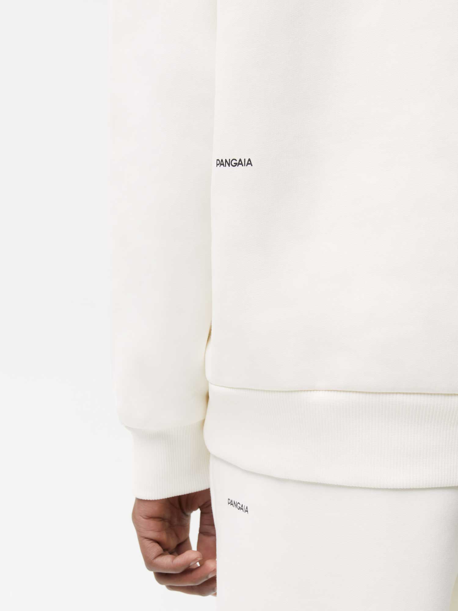 Signature-Hoodie-Off-White-Male-4