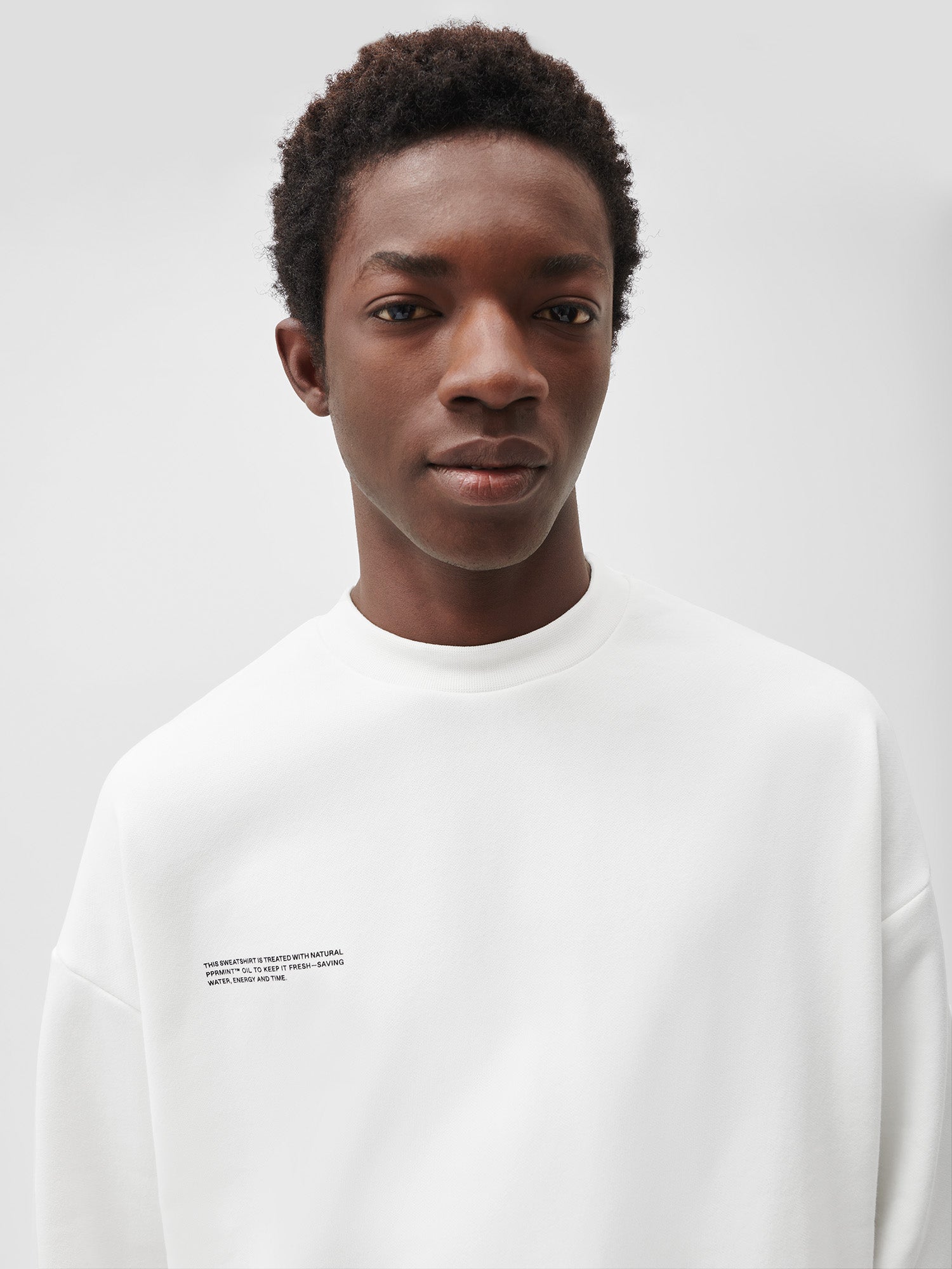 Calvin Klein Jeans Sweatshirt in Off White, Natural White