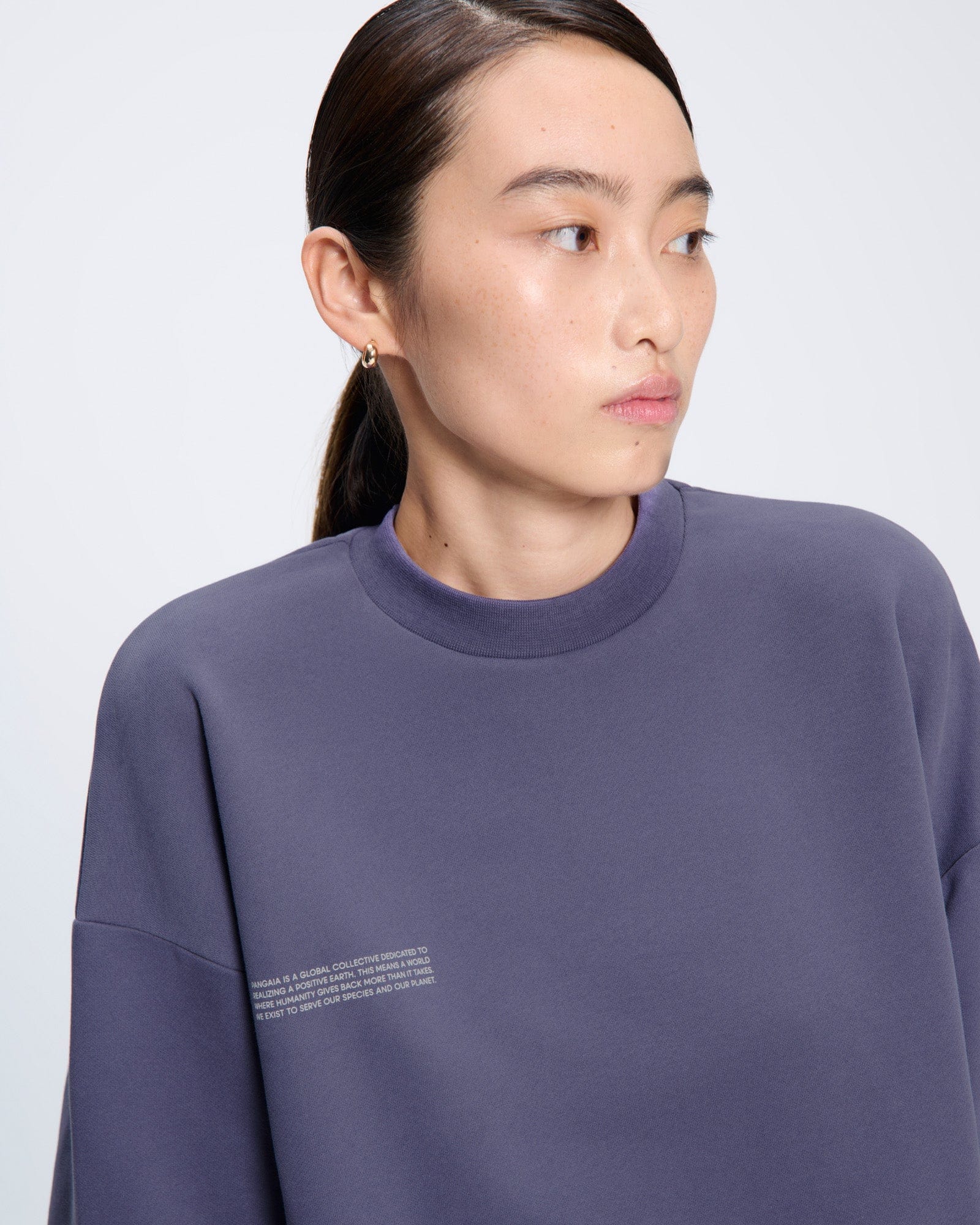 365_MIDWEIGHT_SWEATSHIRT_SLATE_BLUE_WOMENS_DETAIL