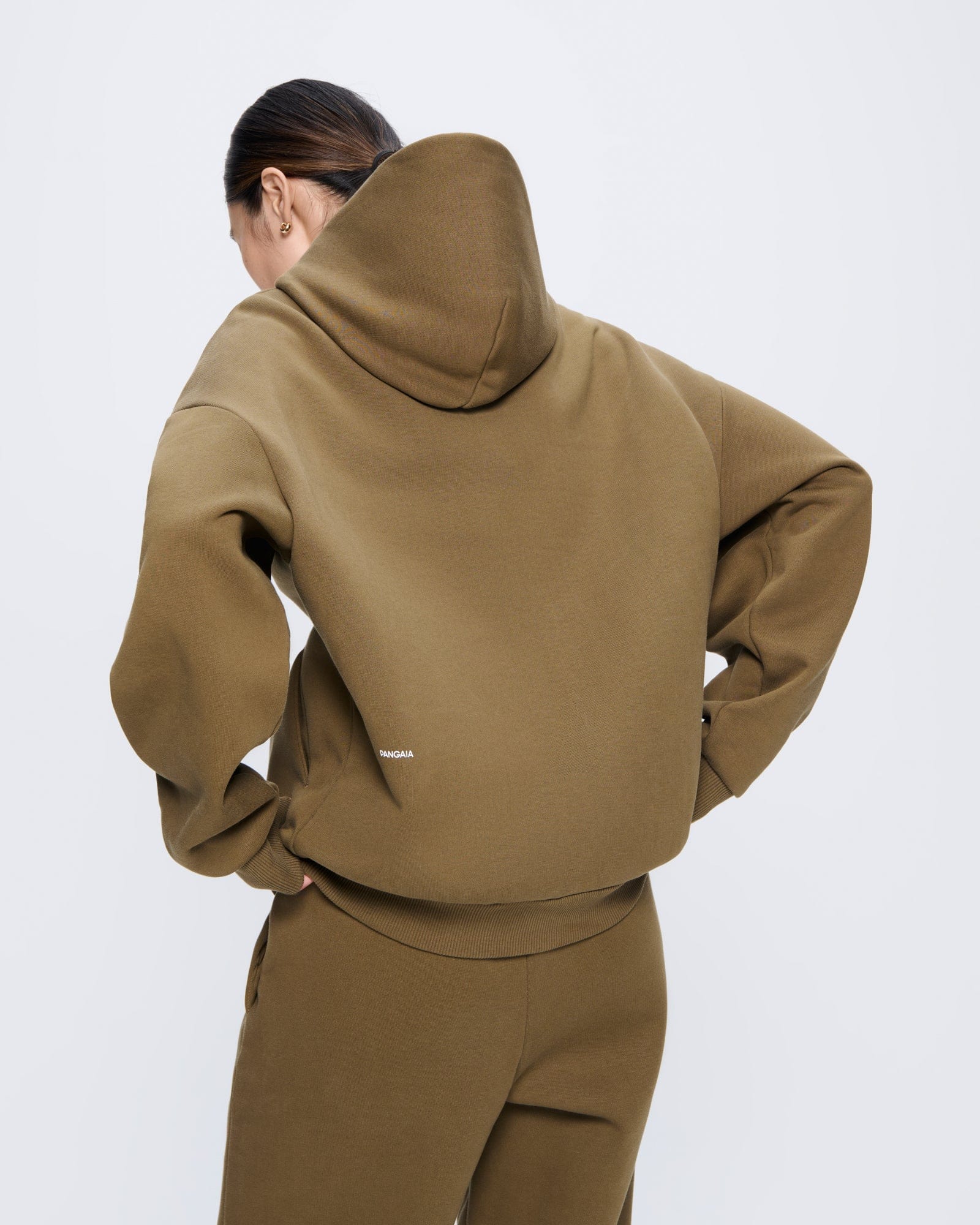 365_HEAVYWEIGHT_HOODIE_SOIL_BROWN_WOMENS_BACK