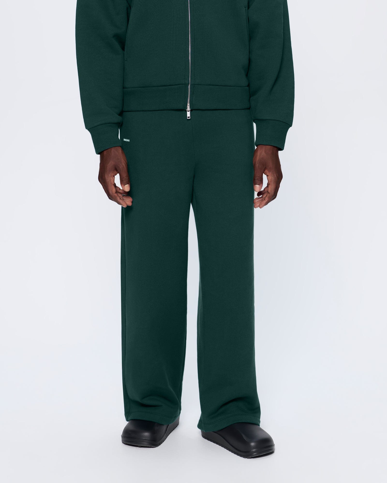 365_HEAVYWEIGHT_STRAIGHT_LEG_TRACK_PANTS_FOLIAGE_GREEN_MENS_FRONT_Retouched