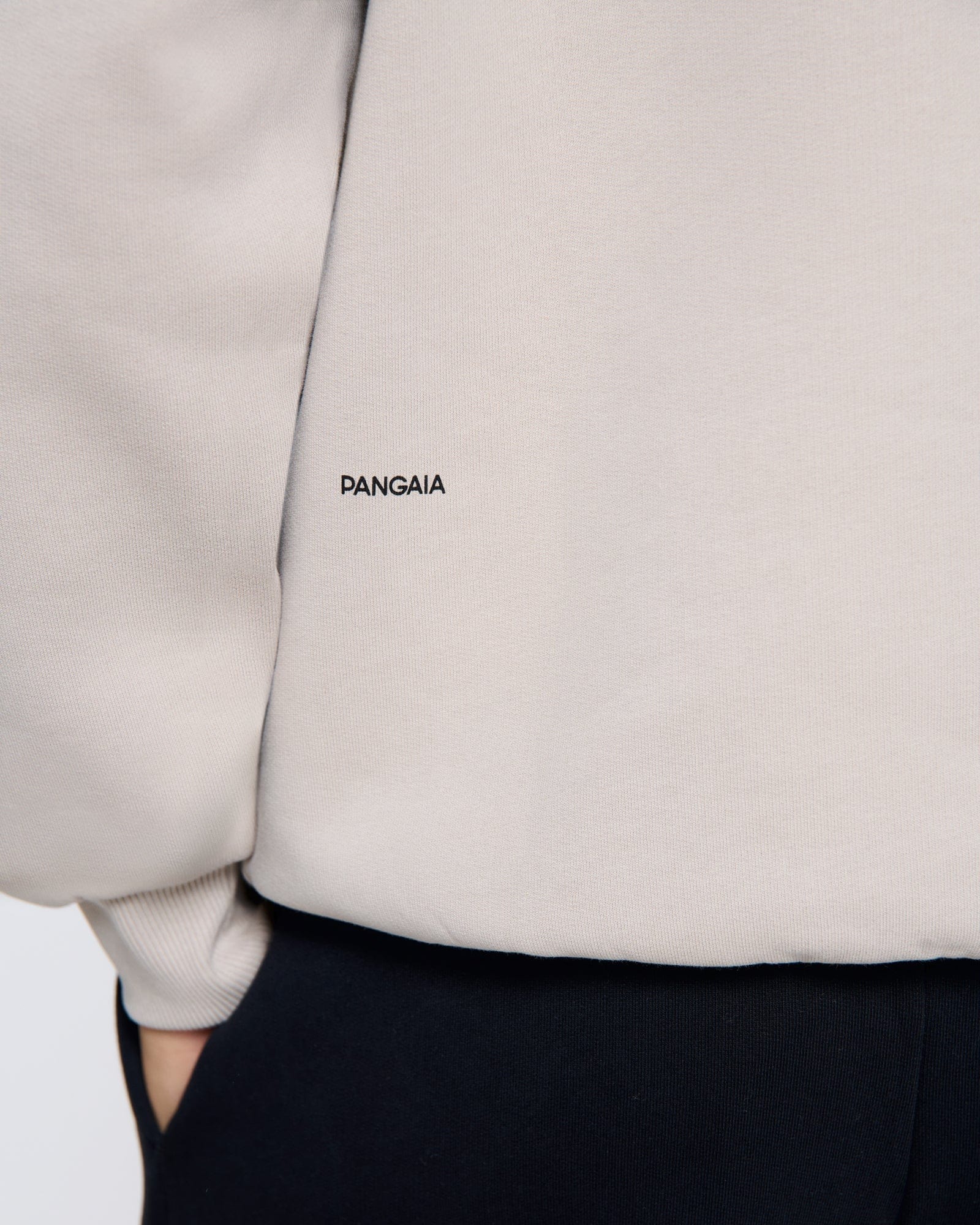 365_HEAVYWEIGHT_SWEATSHIRT_STONE_WOMENS_DETAIL-MODEL