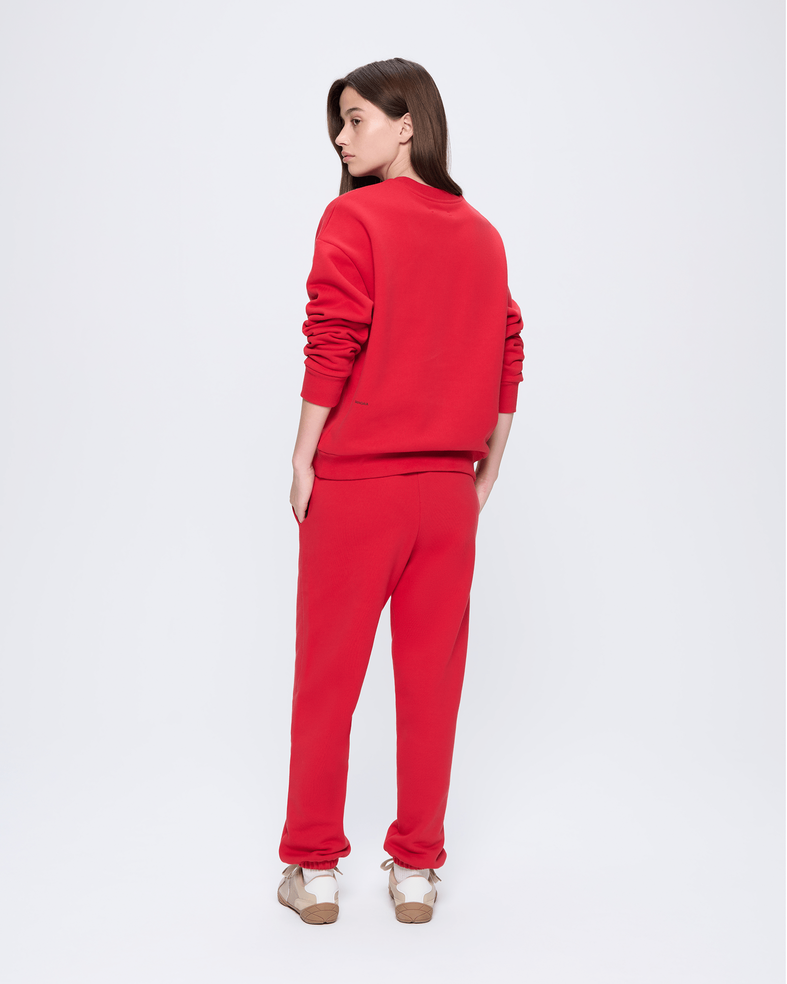 365_HEAVYWEIGHT_TRACKPANTS_GOJI_RED_WOMENS_BACK1