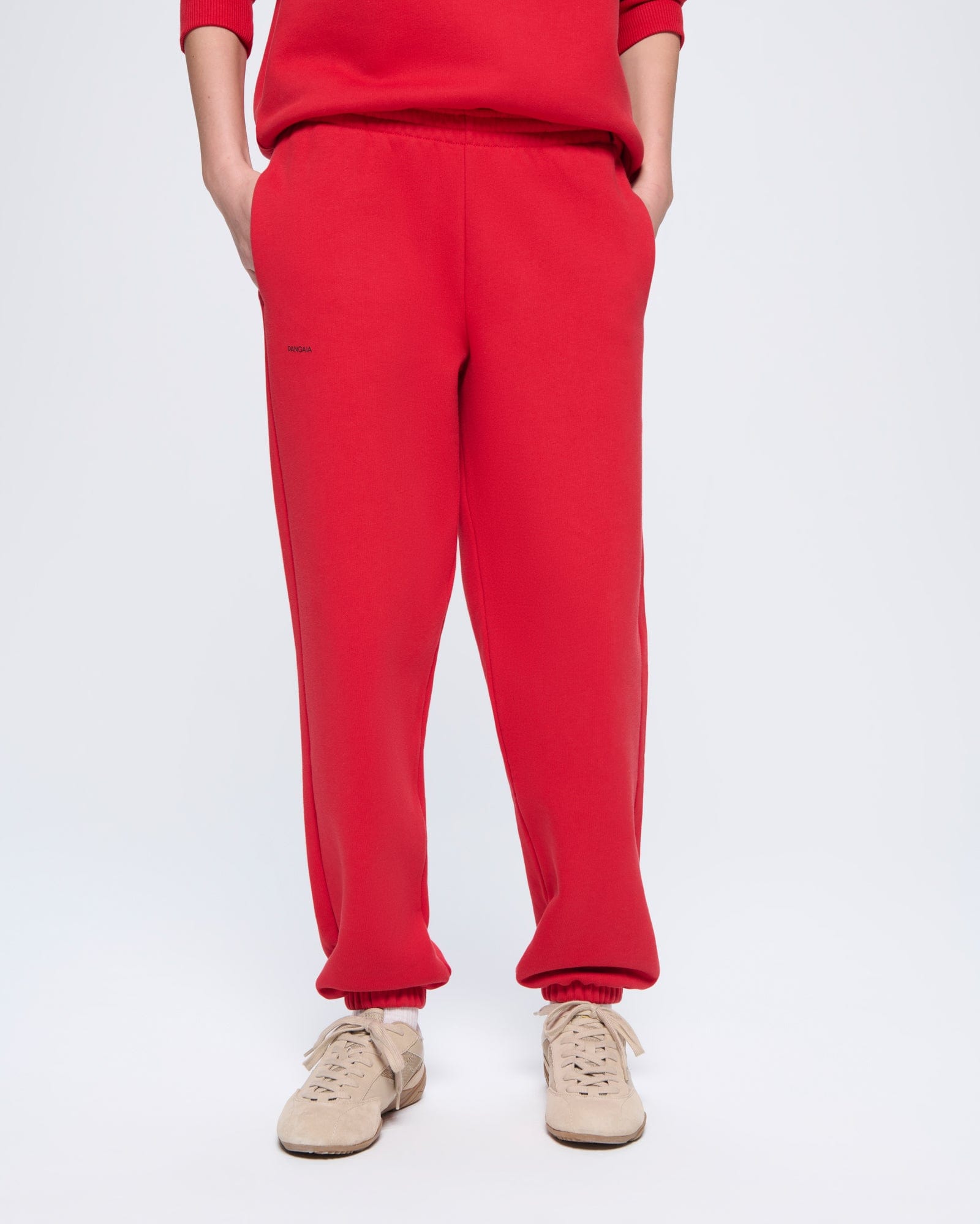 365_HEAVYWEIGHT_TRACKPANTS_GOJI_RED_WOMENS_FRONT