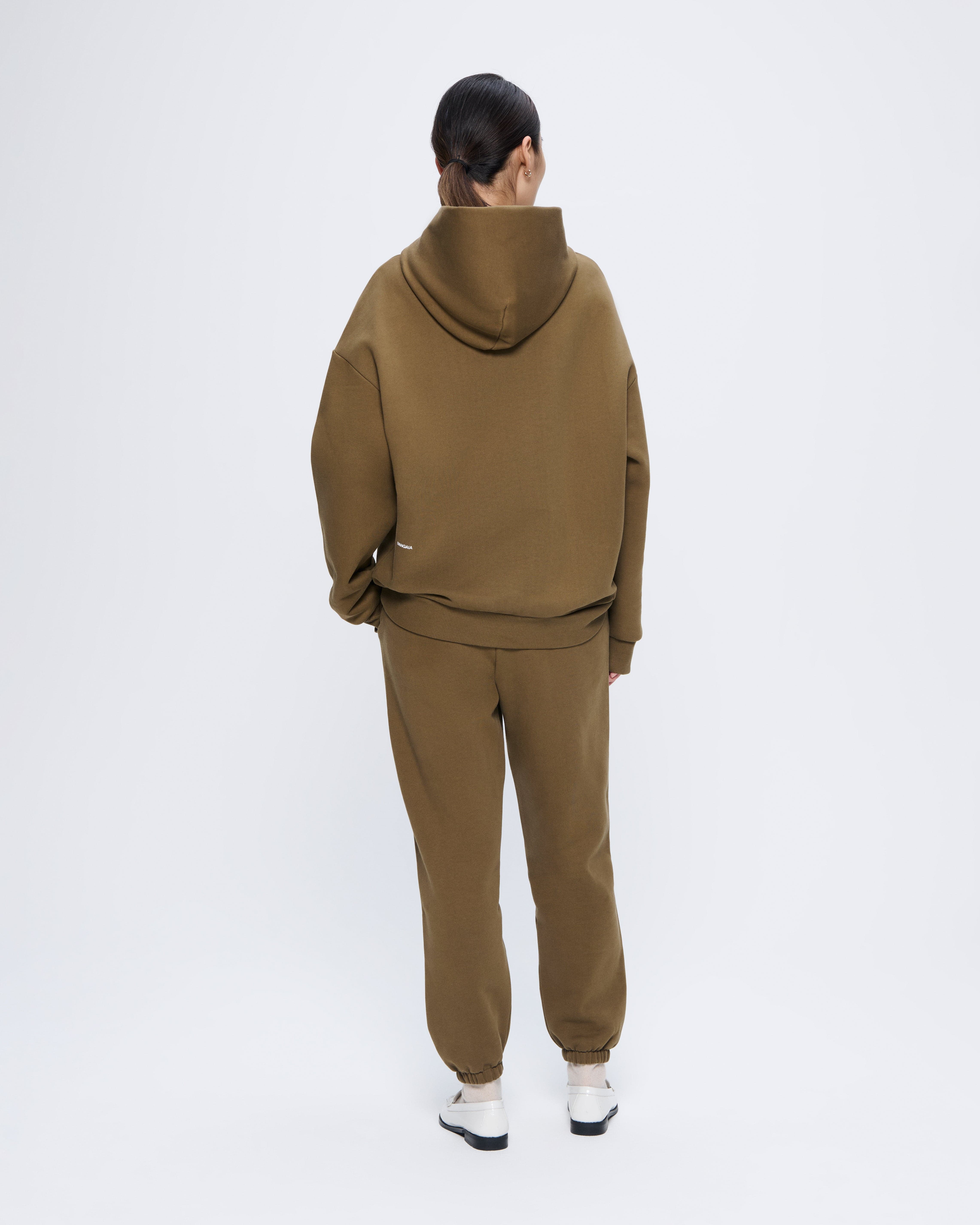 365_HEAVYWEIGHT_TRACKPANTS_SOIL_BROWN_WOMENS_BACK
