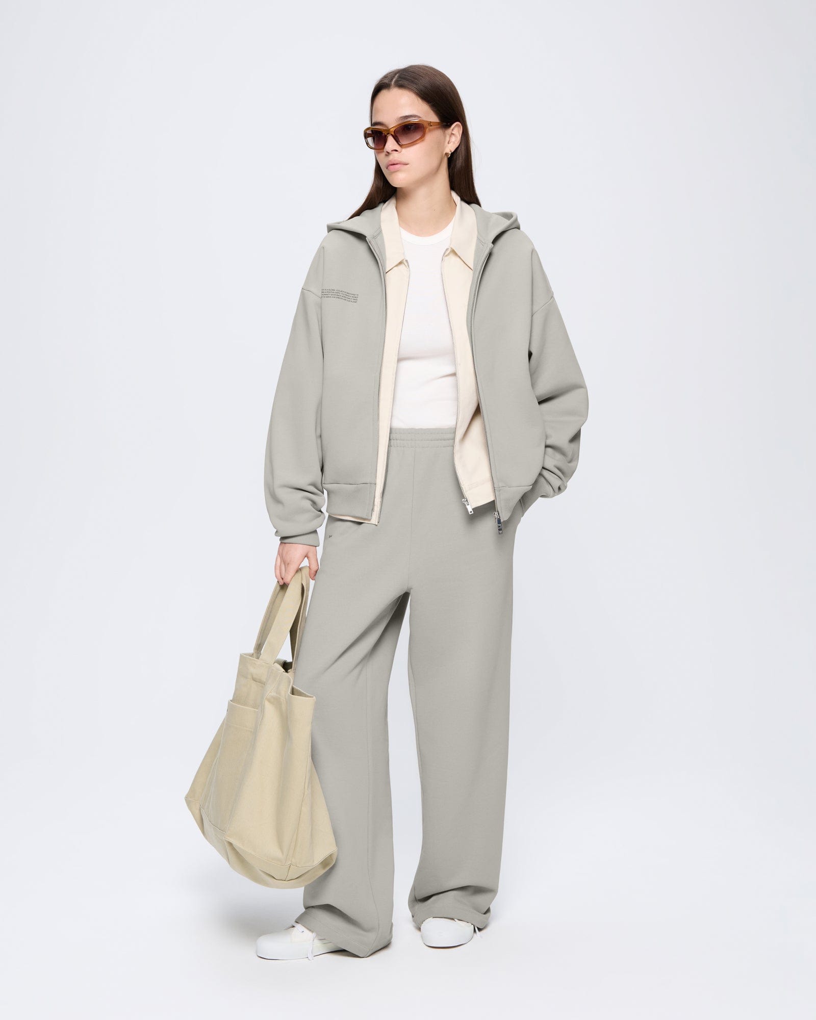 365_HEAVYWEIGHT_ZIP-UP_HOODIE_STONE_WOMENS_LEAD_Retouched