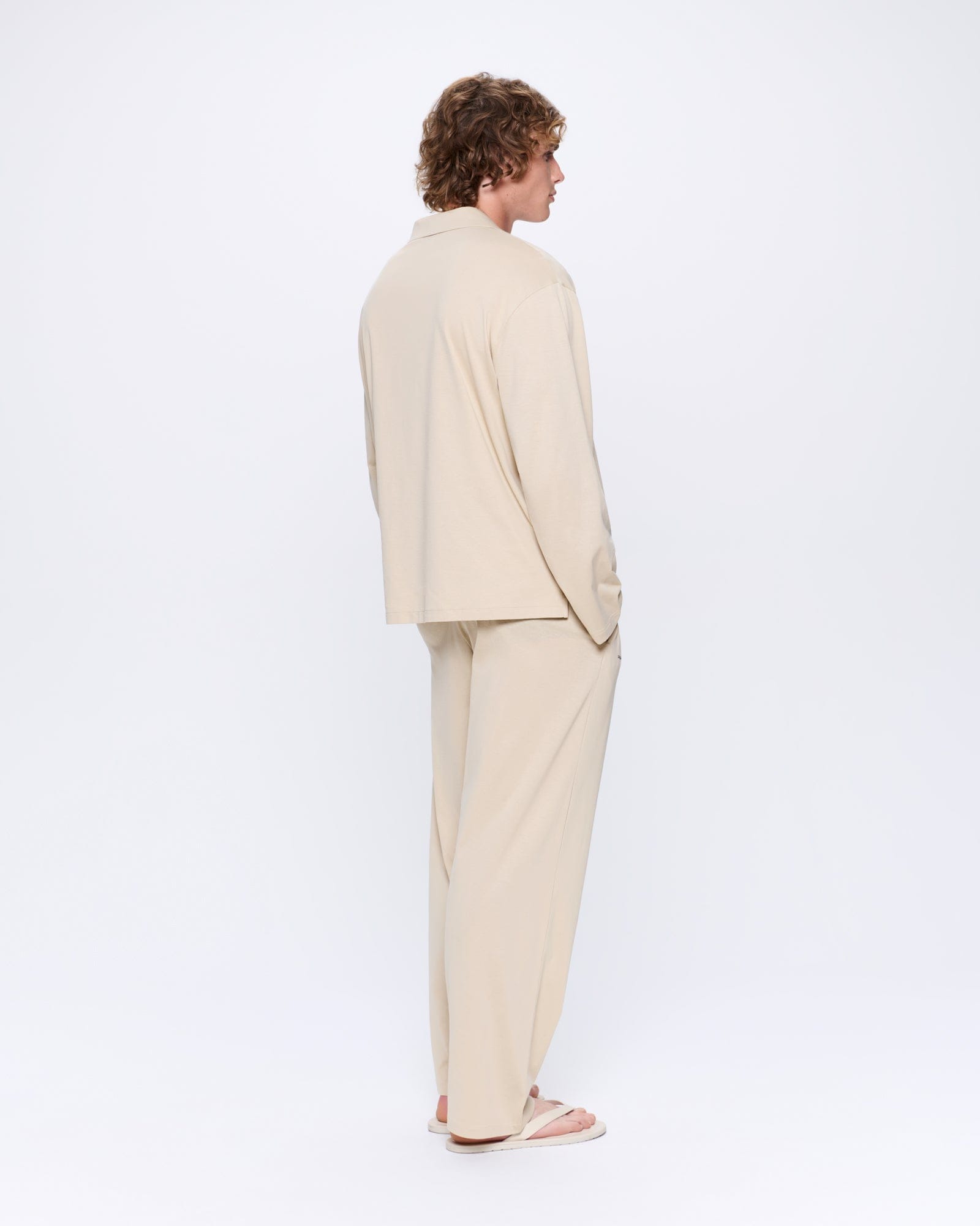 365_LIGHTWEIGHT_LONG_PYJAMA_SET_MAITAKE_BEIGE_MENS_BACK