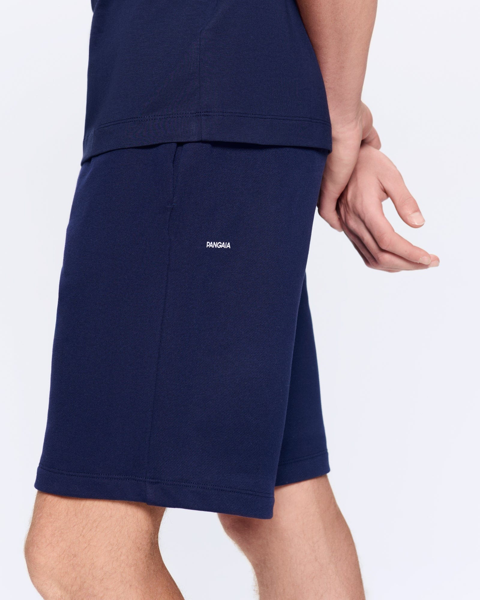 365_MIDWEIGHT_LONG_SHORTS_NAVY_MENS_DETAIL