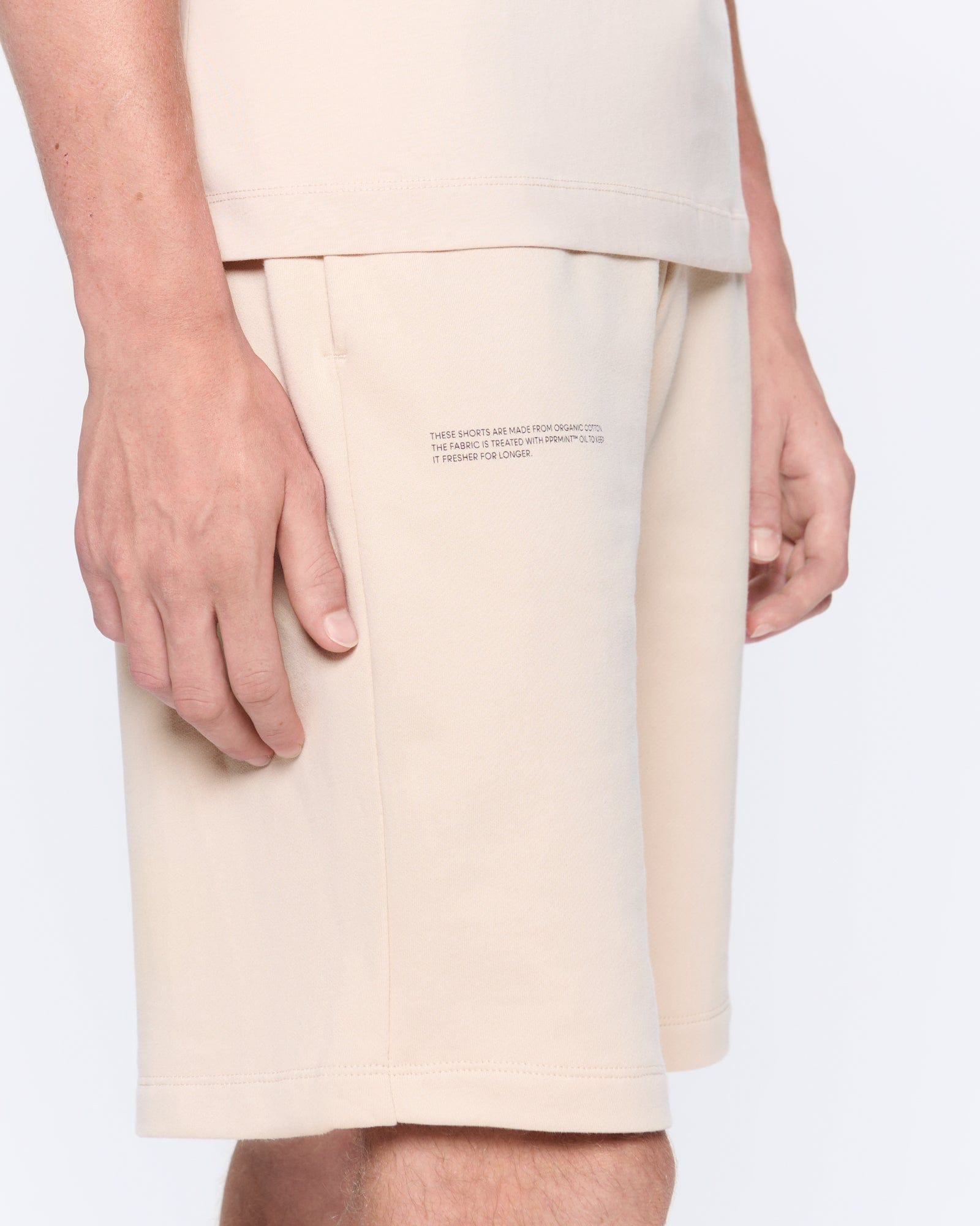 365_MIDWEIGHT_LONG_SHORTS_SAND_MENS_DETAIL