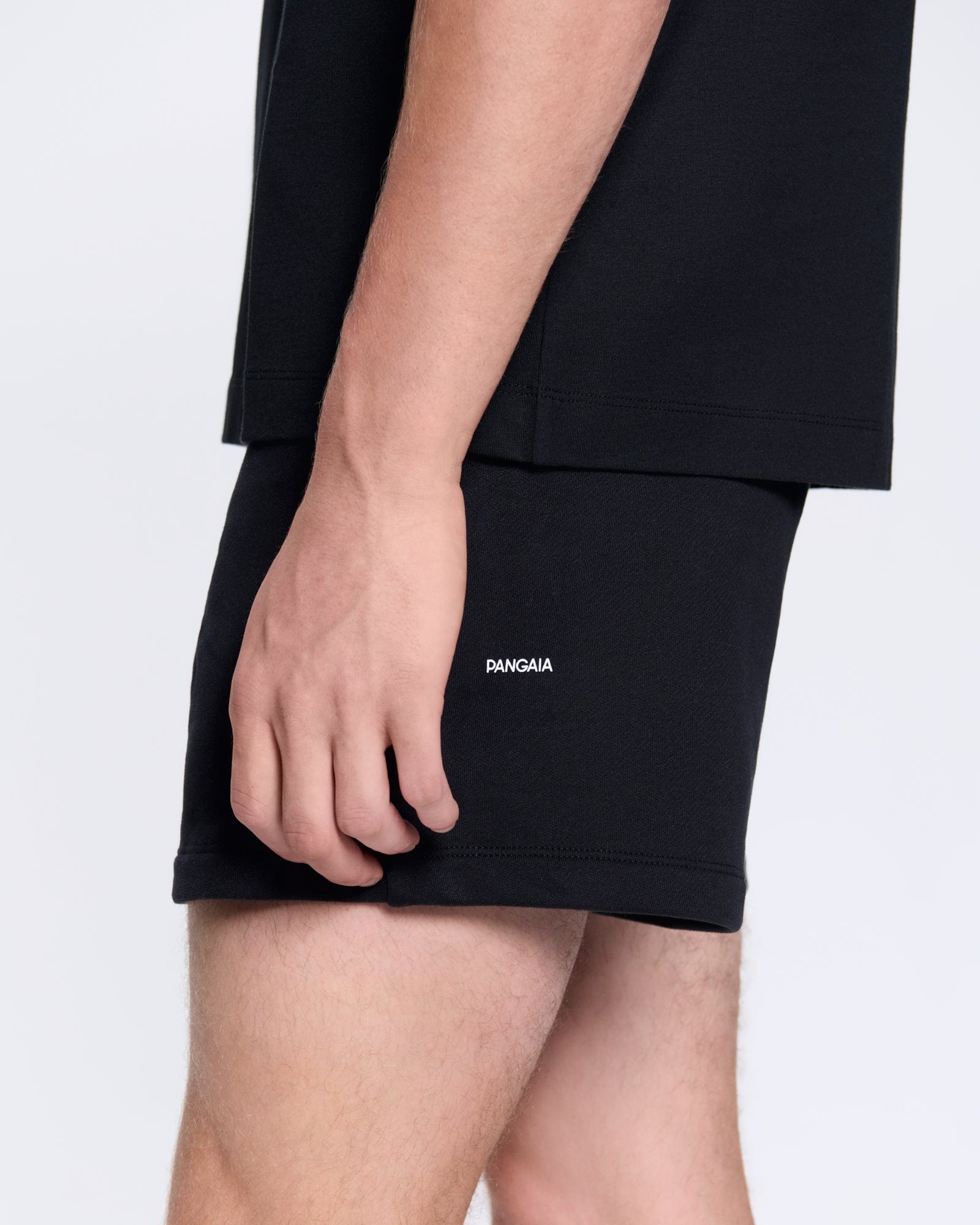 365_MIDWEIGHT_SHORTS_BLACK_DETAIL