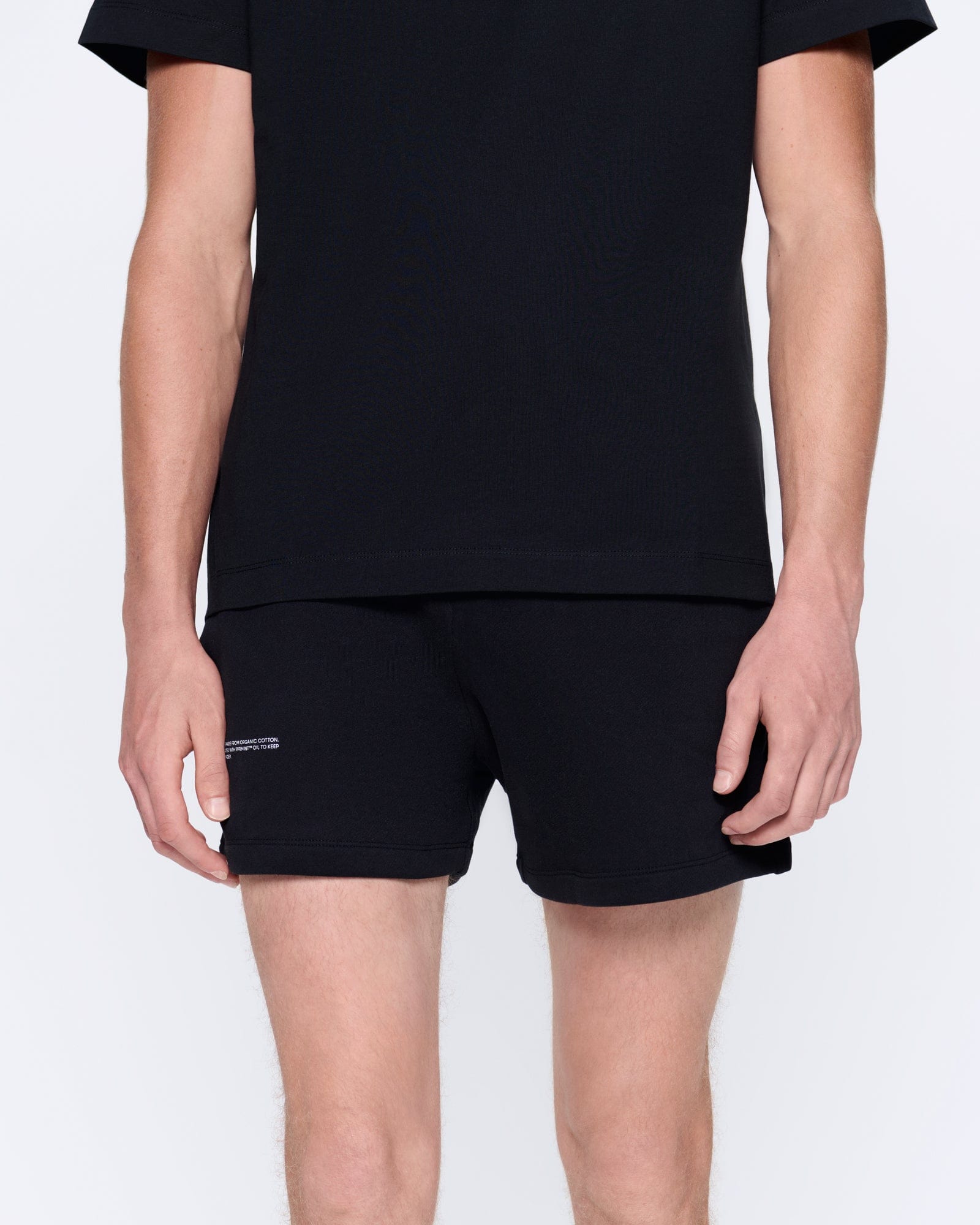 365_MIDWEIGHT_SHORTS_BLACK_MENS_FRONT