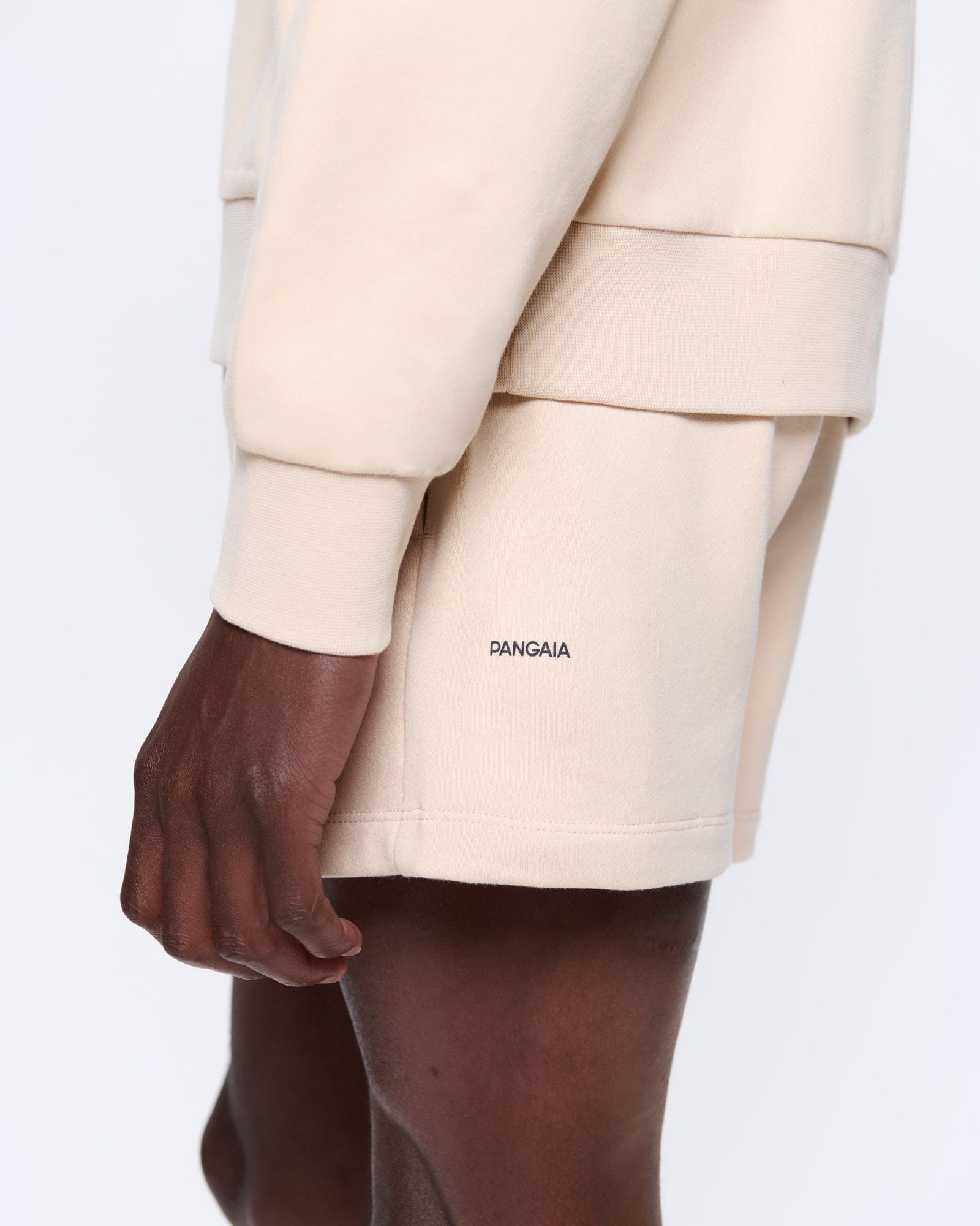 365_MIDWEIGHT_SHORTS_SAND_MENS_DETAIL