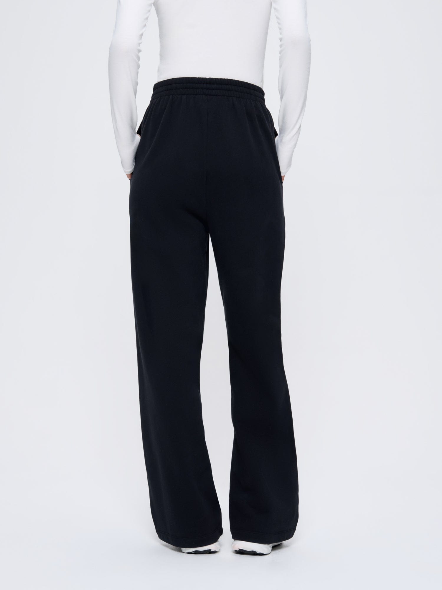 Womens 365 Midweight Straight Leg Track Pants—black
