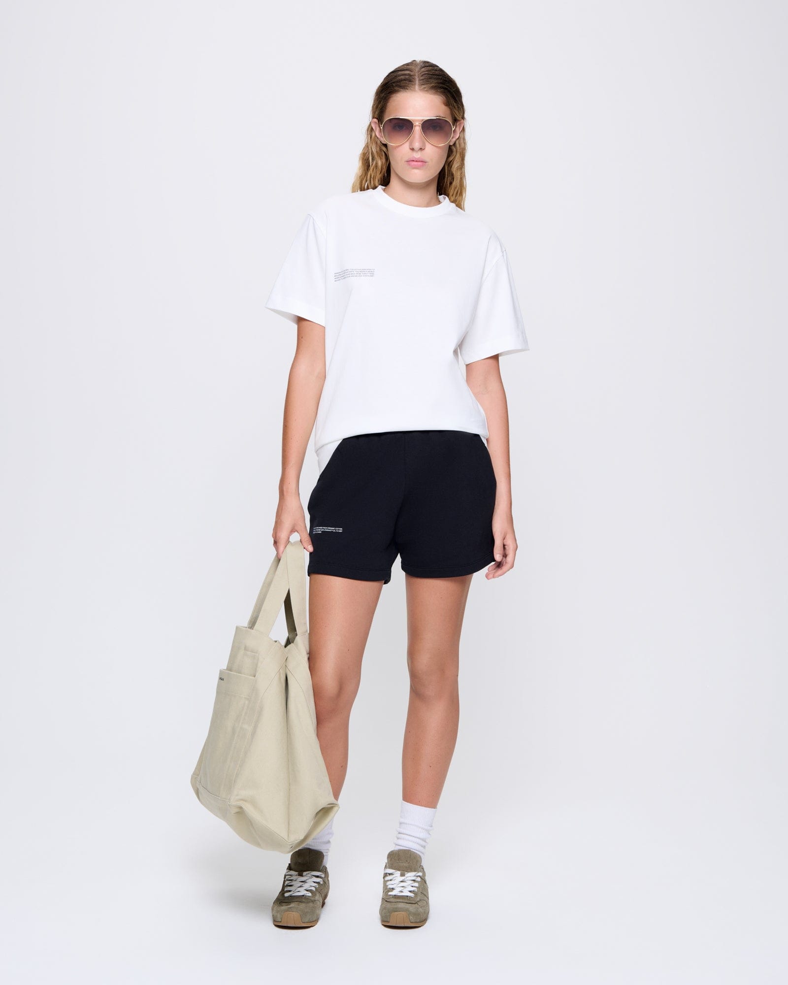 365_MIDWEIGHT_T-SHIRT_OFF-WHITE_WOMENS_LEAD-MODEL