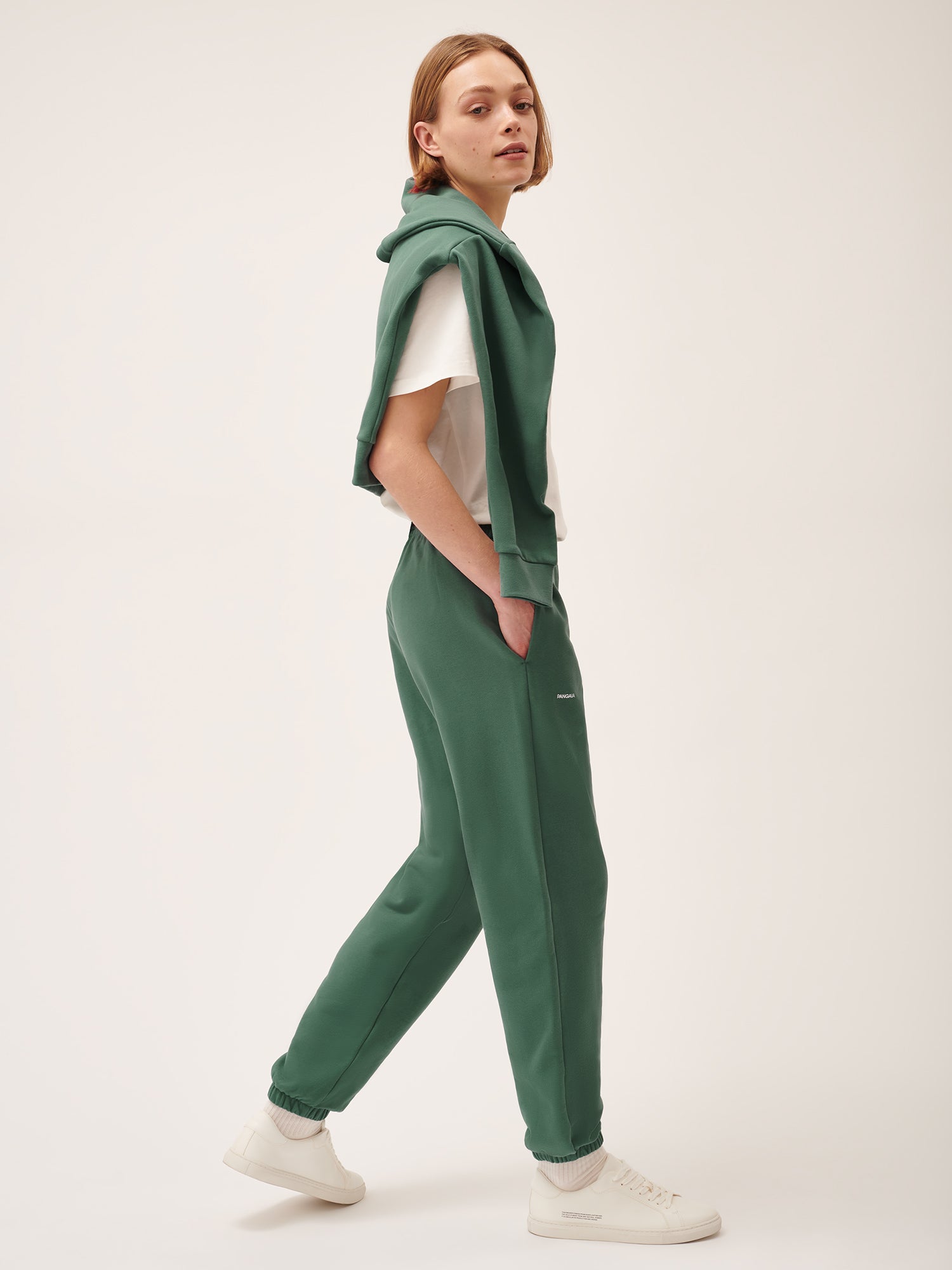 365_TrackPants_Forest_Green_female-5