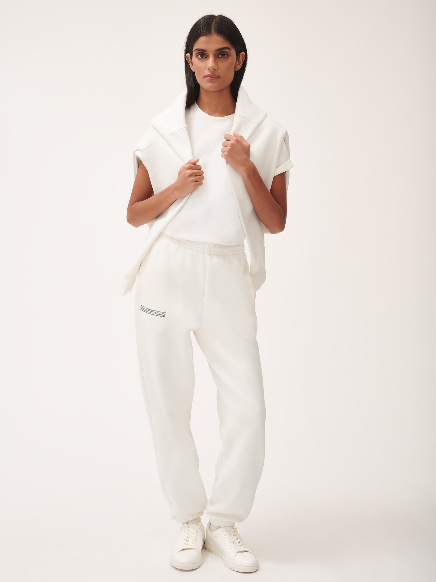 365_Trackpants_Off_white_female-1