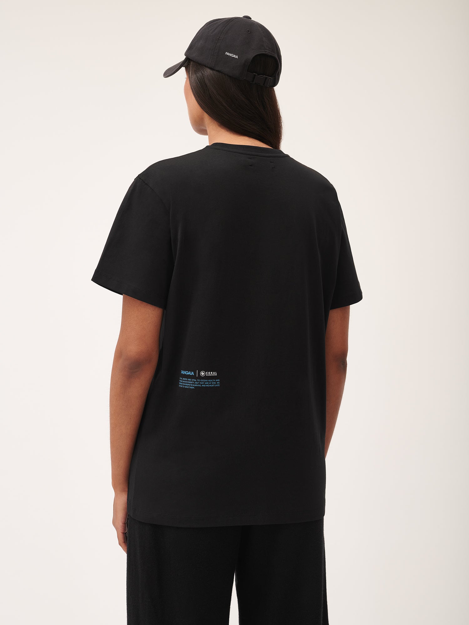Coral_Gardeners_Midweight_T-Shirt_Black_female-2