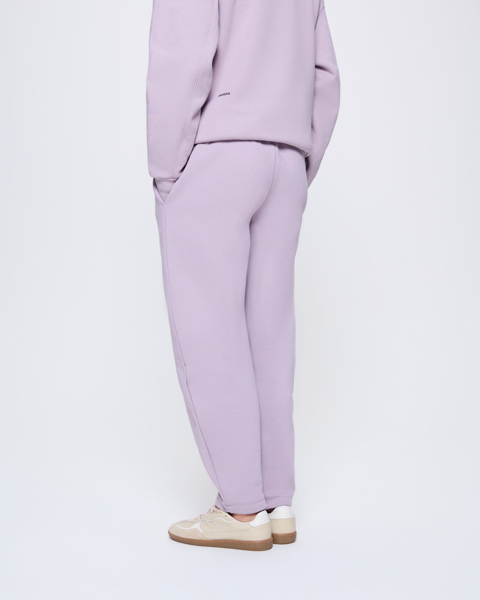 DNA_BARREL-LEG-TRACK-PANTS_RAISIN-PURPLE_WOMENS_BACK