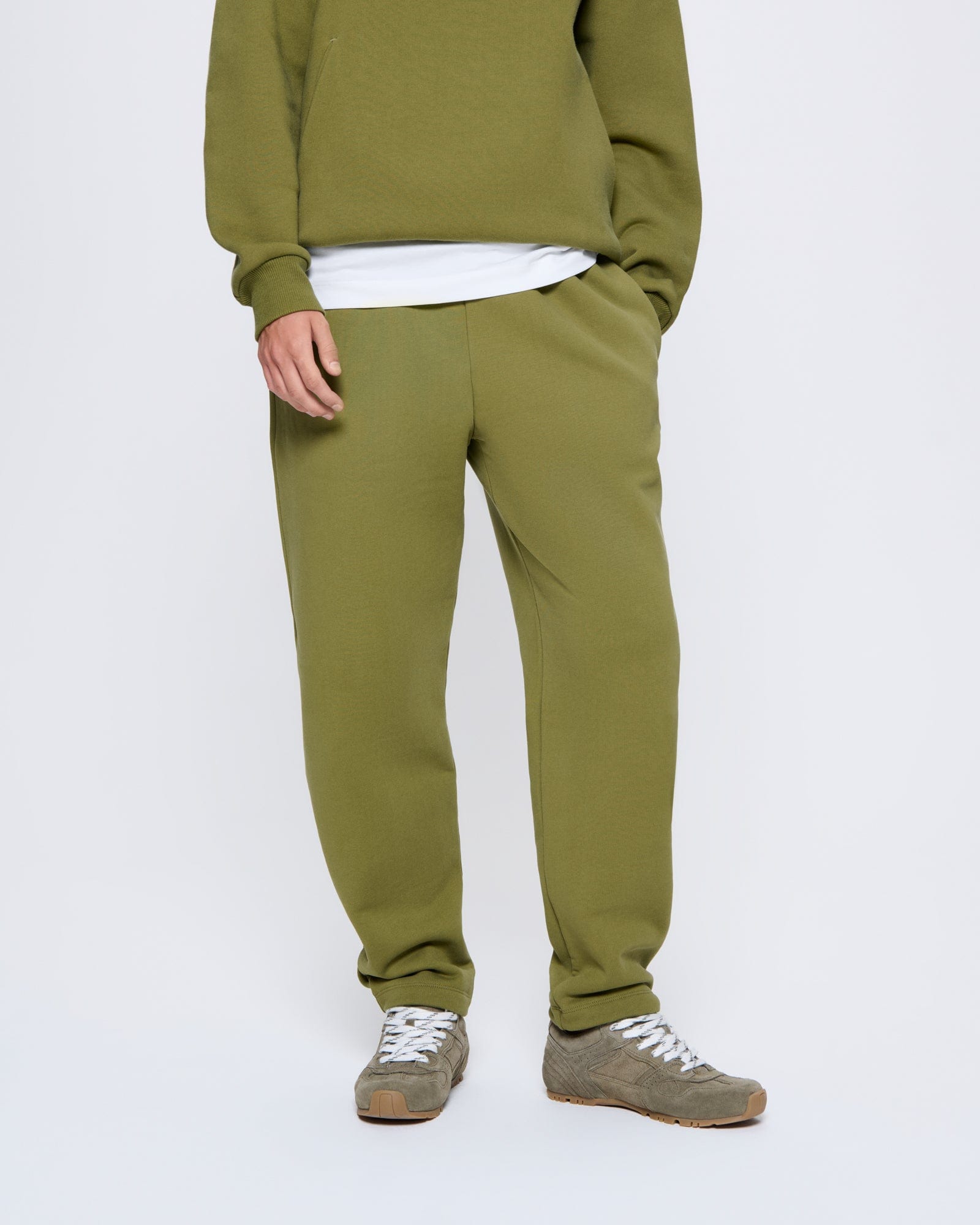 DNA_BARREL-LEG_TRACK-PANTS_HIGHLAND_GREEN_WOMENS_FRONT