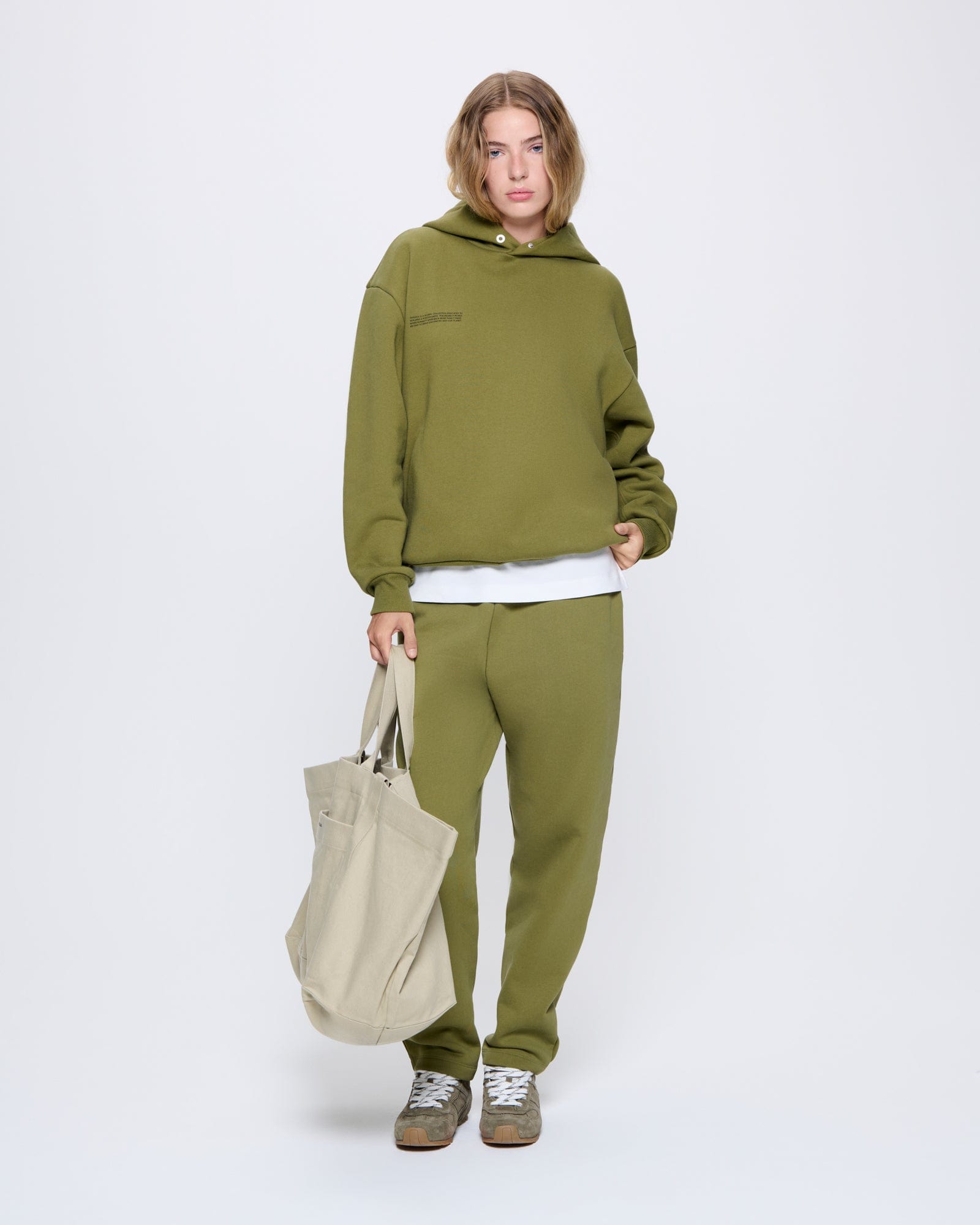 DNA_BARREL-LEG_TRACK-PANTS_HIGHLAND_GREEN_WOMENS_LEAD