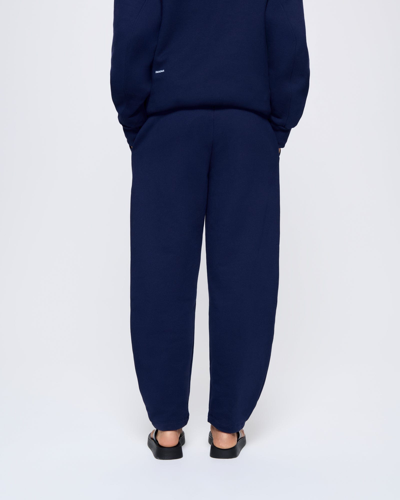 DNA_BARRELL-LEG-TRACK-PANTS_NAVY_WOMENS_BACK