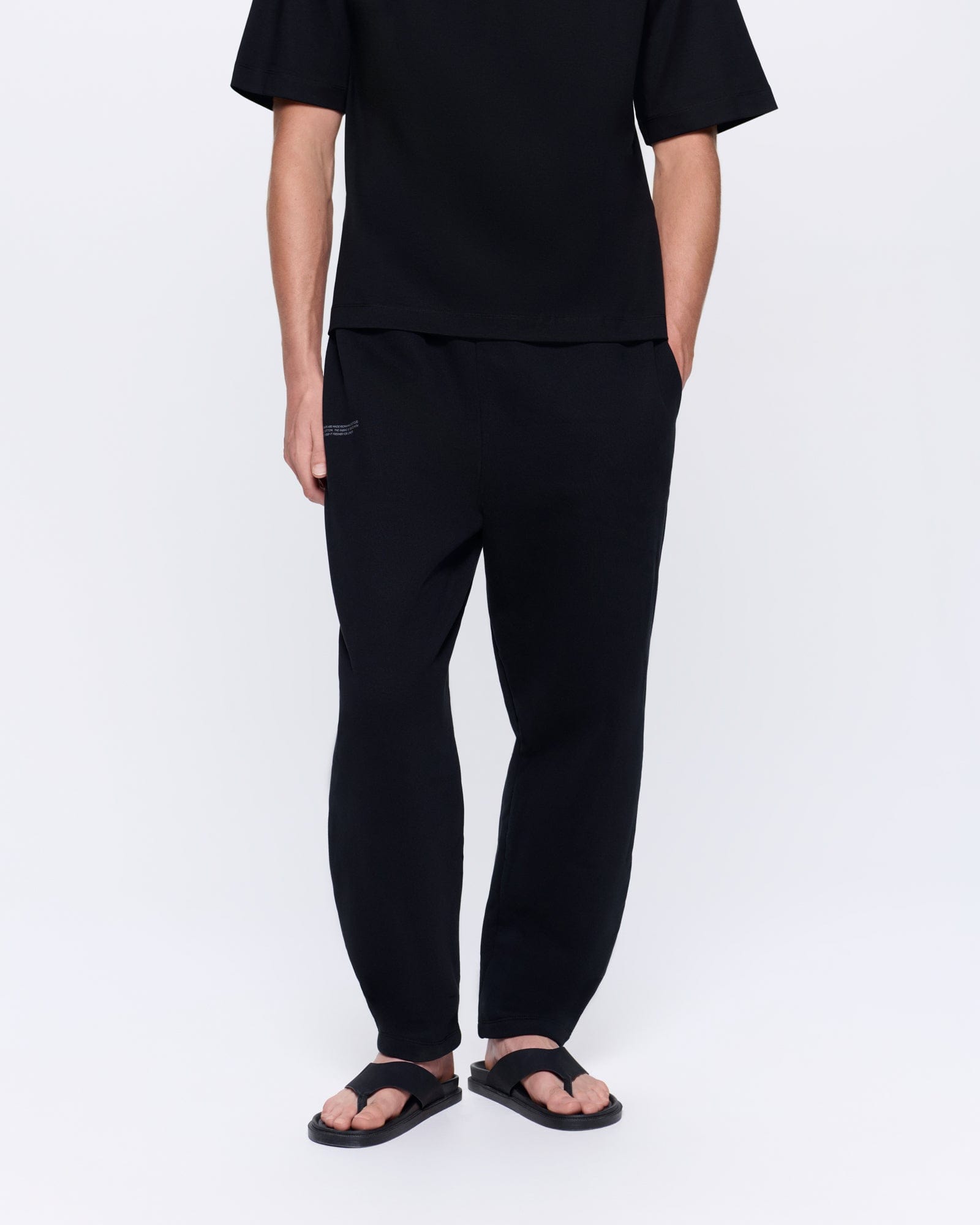 DNA_BARREL_LEG_TRACK_PANTS_BLACK_MENS_FRONT