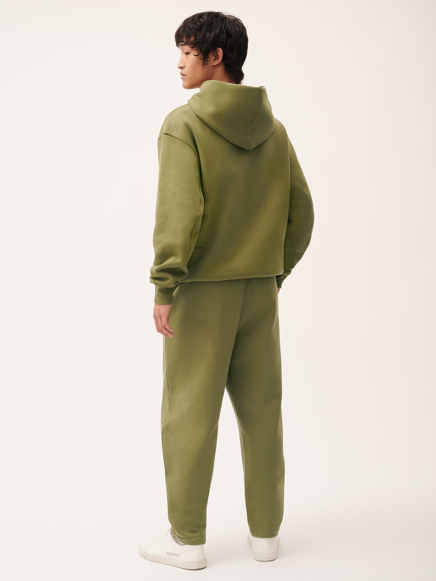 DNA_Barrel-Leg_Track_Pants_Highland_Green_male-2