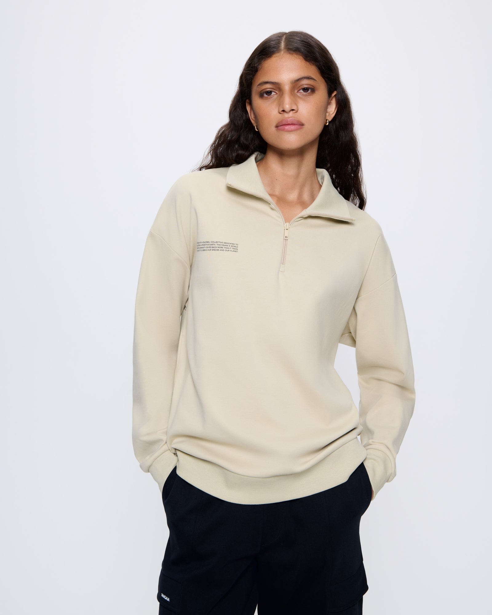 DNA_DOUBLE-JERSEY-HALF-ZIP-SWEATSHIRT_MAITAKE-BEIGE_WOMENS_FRONT