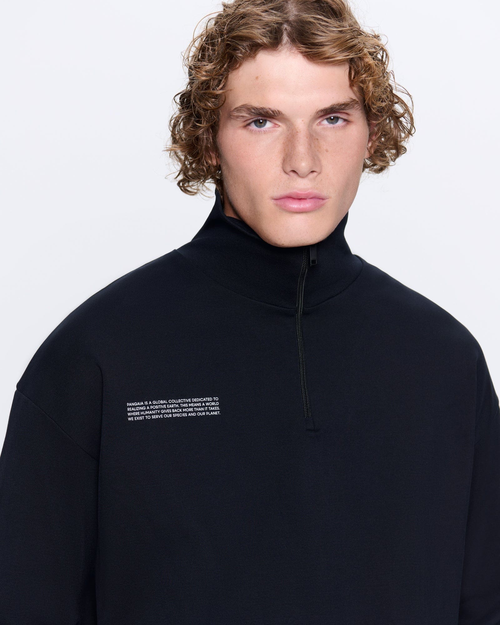 DNA_DOUBLE_JERSEY_HALF_ZIP_BLACK_MENS_DETAIL