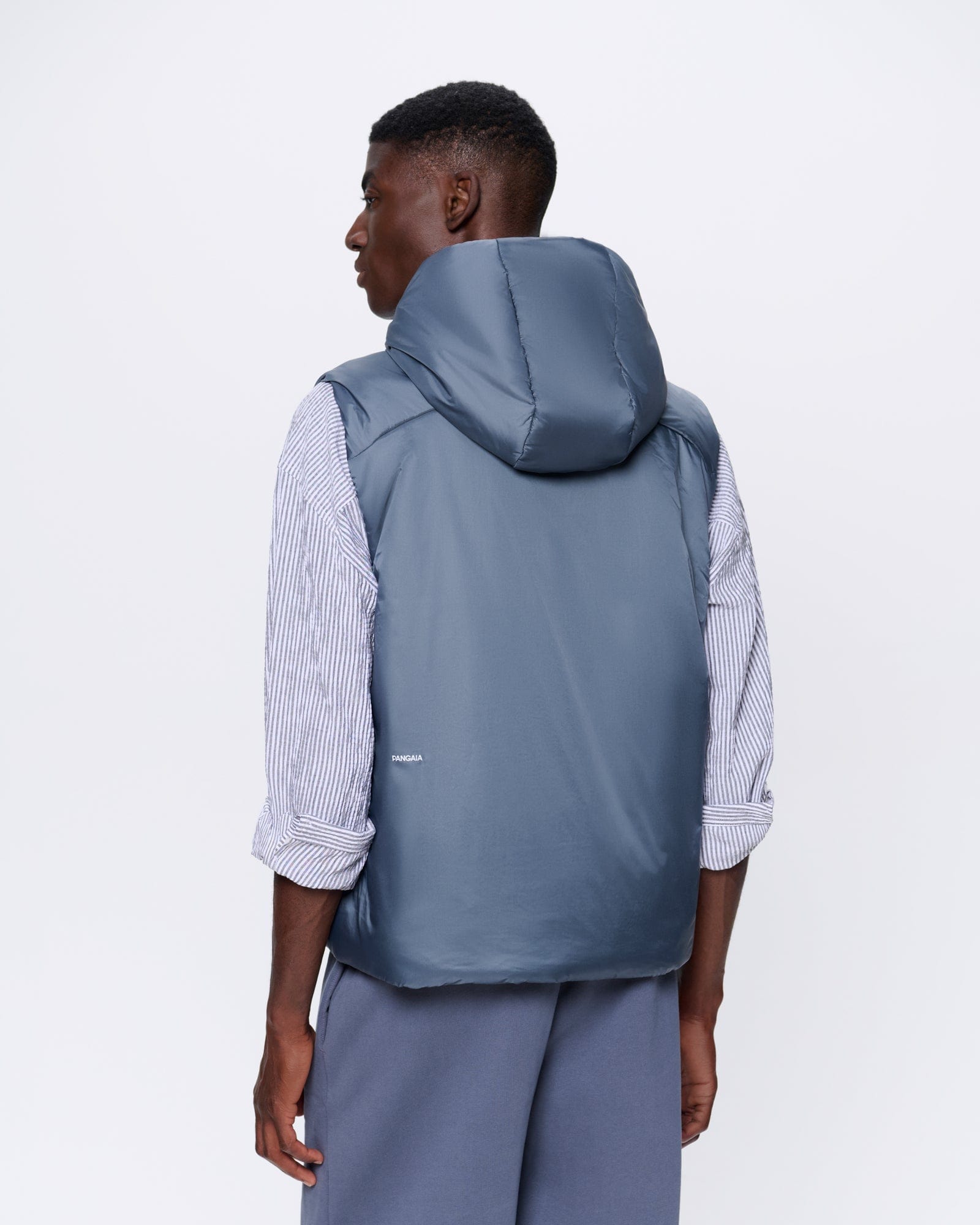 DNA_FOWER-WARMTH_GILET_ATMOSPHERE_GREY_MENS_BACK