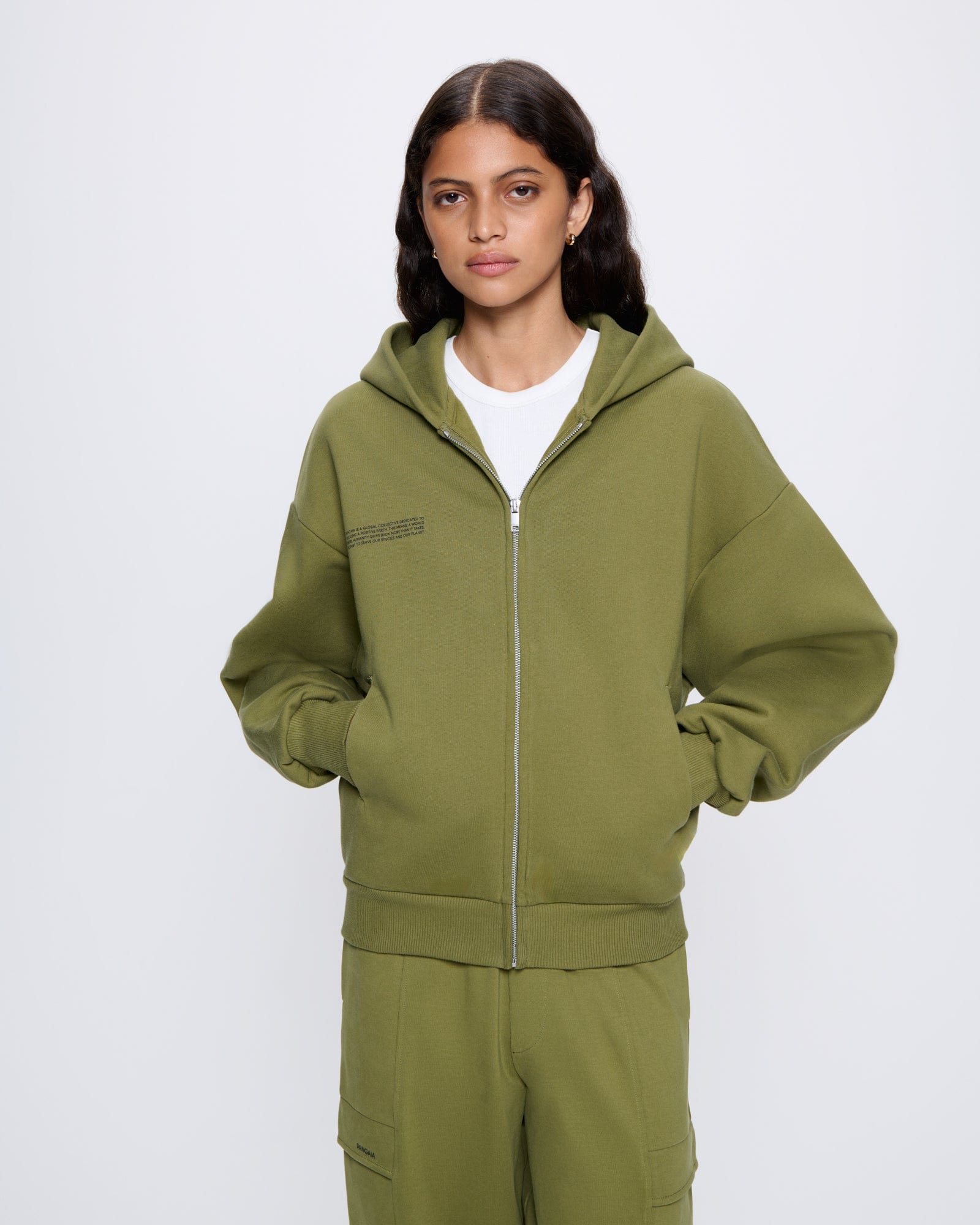 DNA_HEAVYWEIGHT-ZIPPED-HOODIE_HIGHLAND-GREEN_WOMENS_FRONT