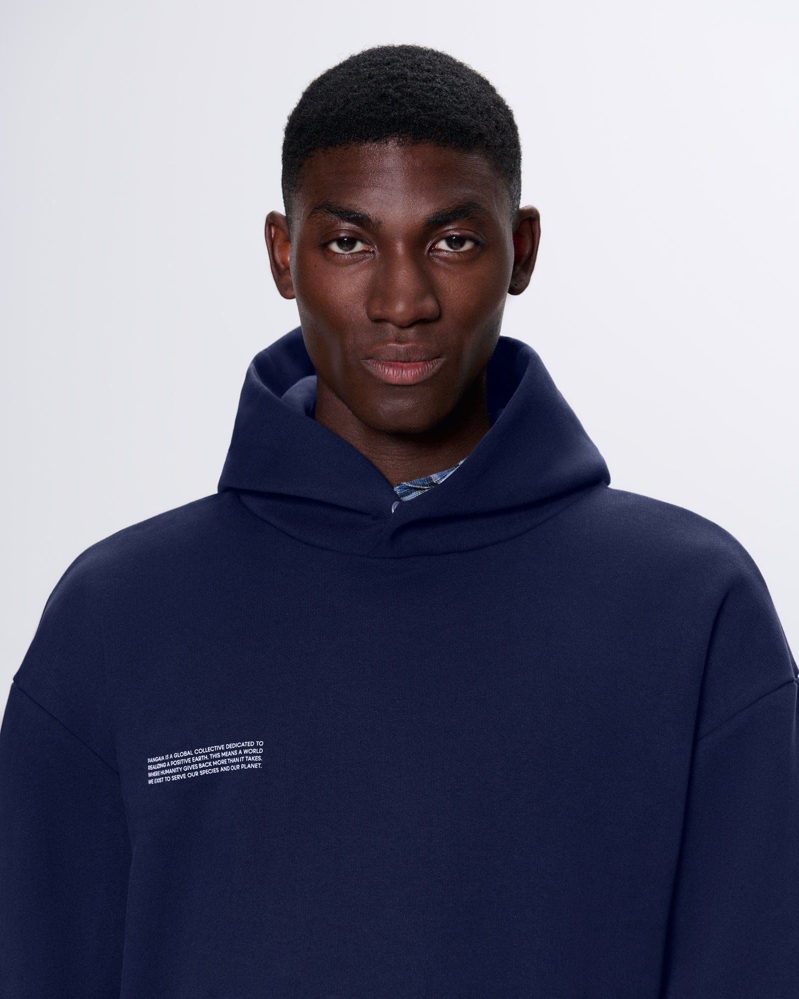 DNA_HOODIE_HIGHLAND_ATMOSPHERE_NAVY_MENS_DETAIL