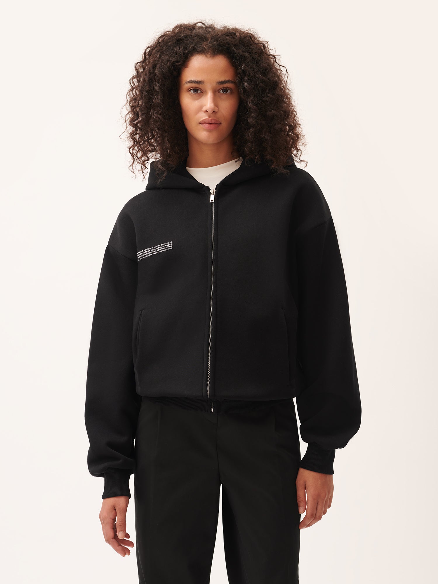 DNA_Heavyweight_Zipped_Hoodie_Black_female-1