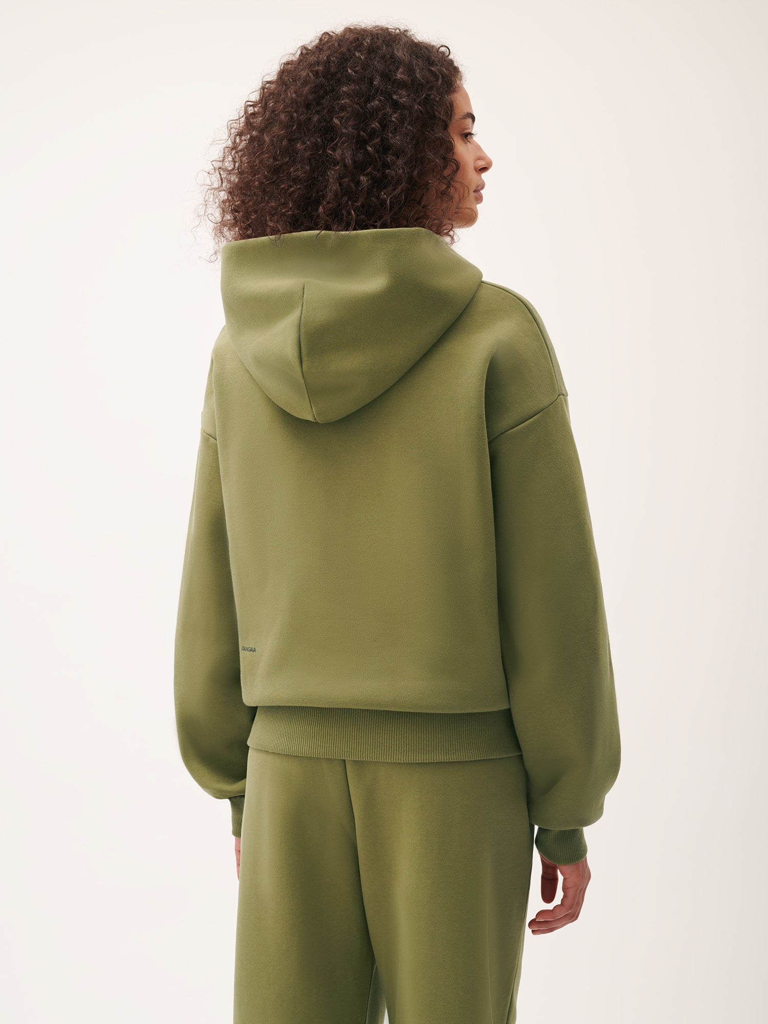 DNA_Heavyweight_Zipped_Hoodie_Highland_Green_female-2