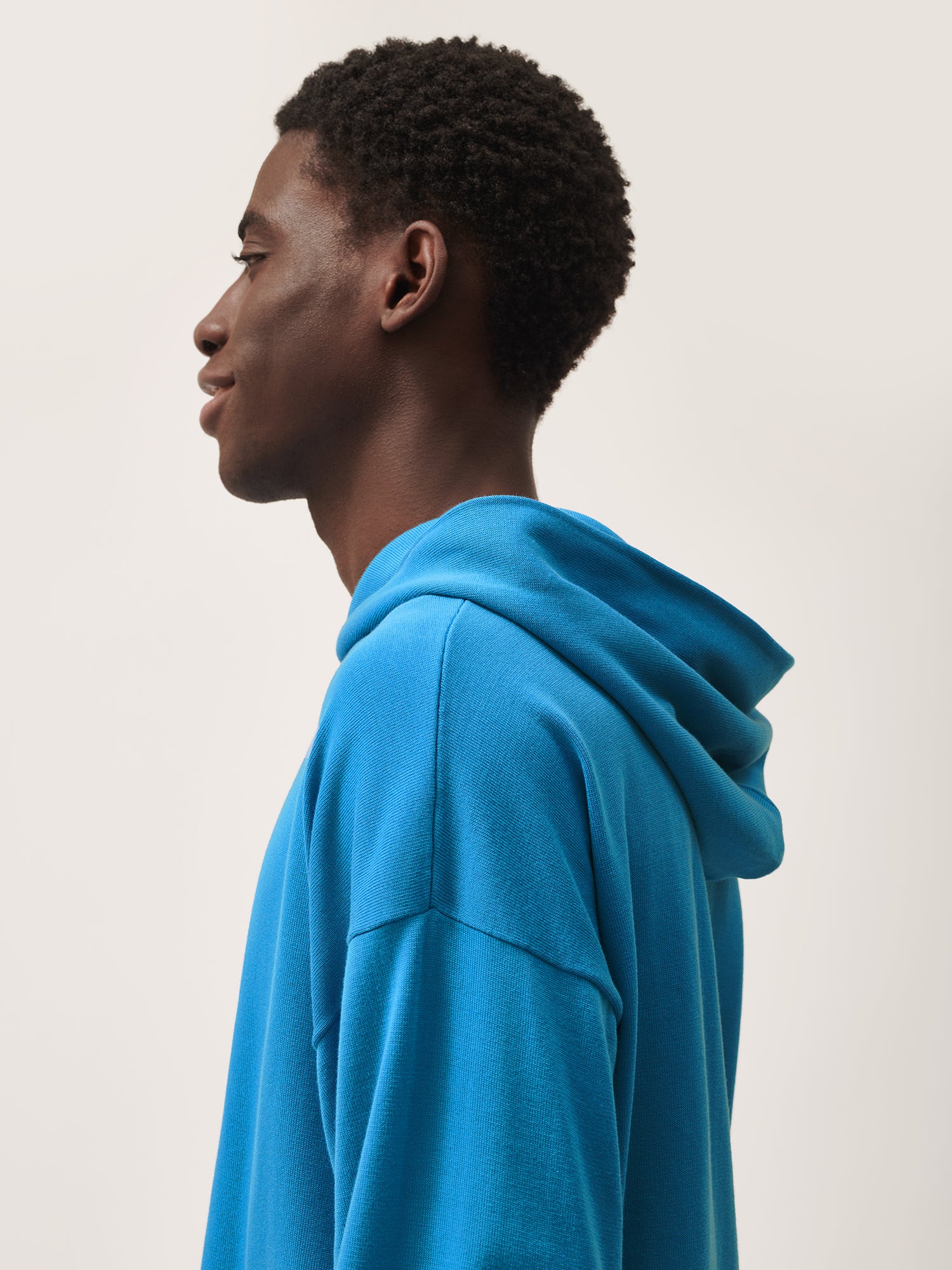DNA_Knitted_Hoodie_Geyser_Blue_male-3