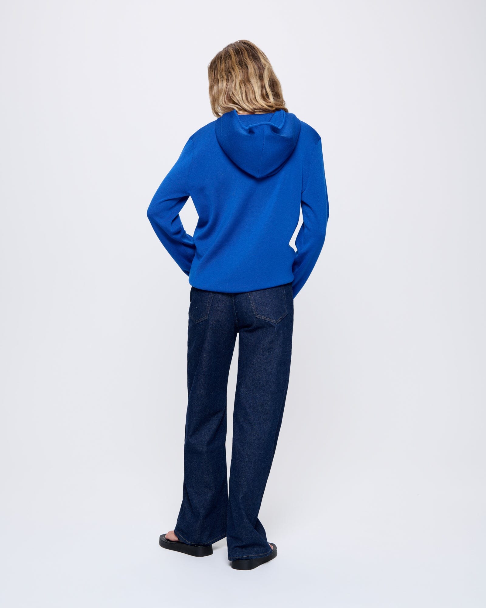 DNA_MERINO-WOOL_HOODIE_GAIA-BLUE_WOMENS_BACK