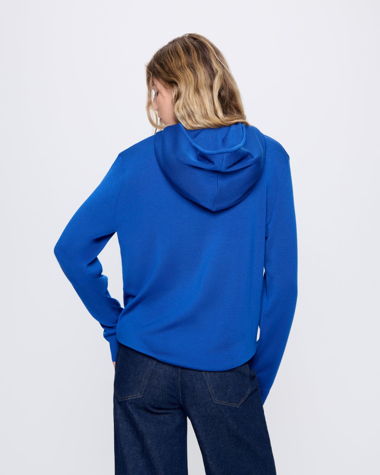 DNA_MERINO-WOOL_HOODIE_GAIA-BLUE_WOMENS_DETAIL