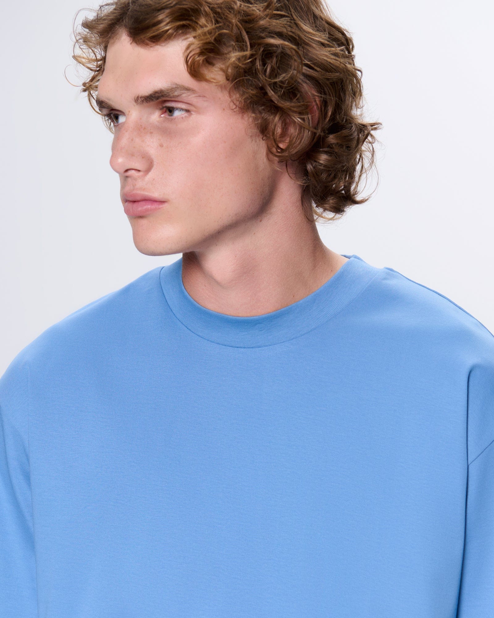 DNA_OVERSIZED_T-SHIRT_SUMMIT_BLUE_MENS_DETAIL