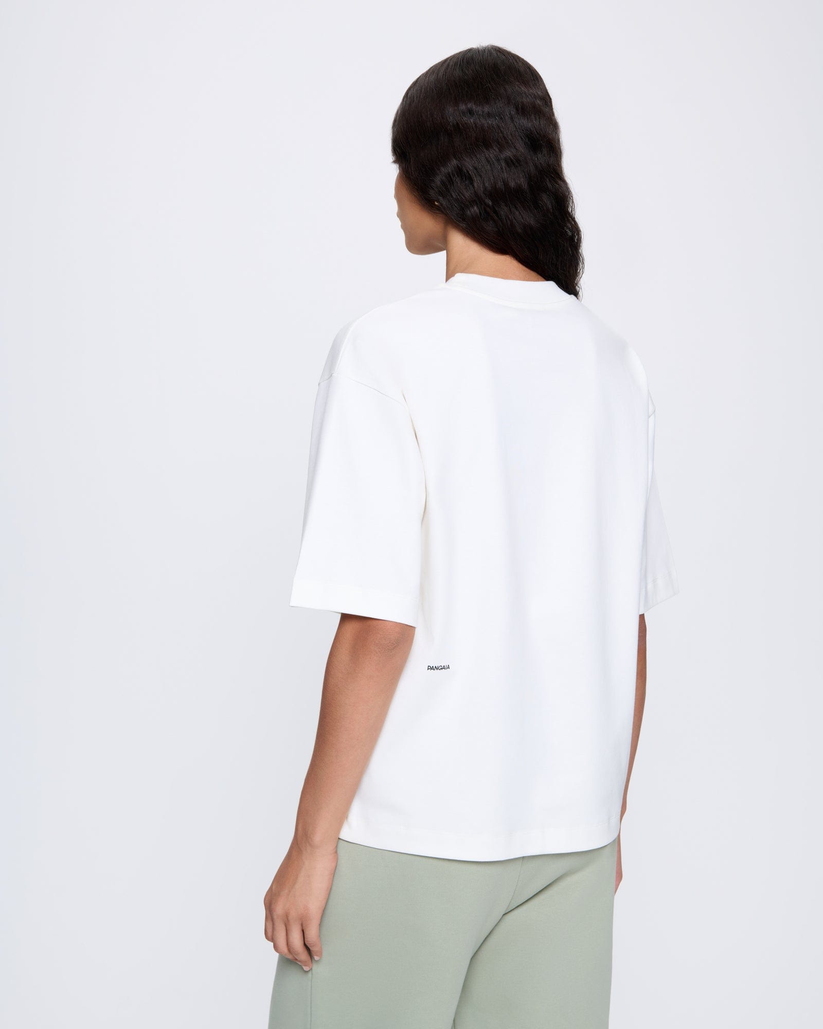 DNA_OVERSIZED_TSHIRT_OFF-WHITE_WOMENS_DETAIL