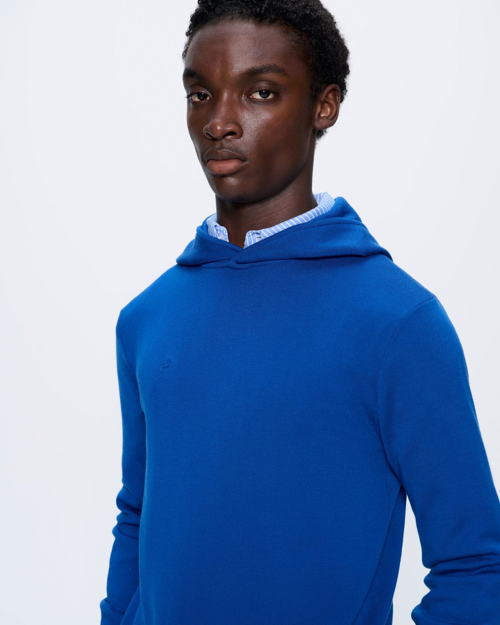DNA_REGENERATIVE_MERINO_WOOL_HOODIE_EARTH_BLUE_MENS_DETAIL