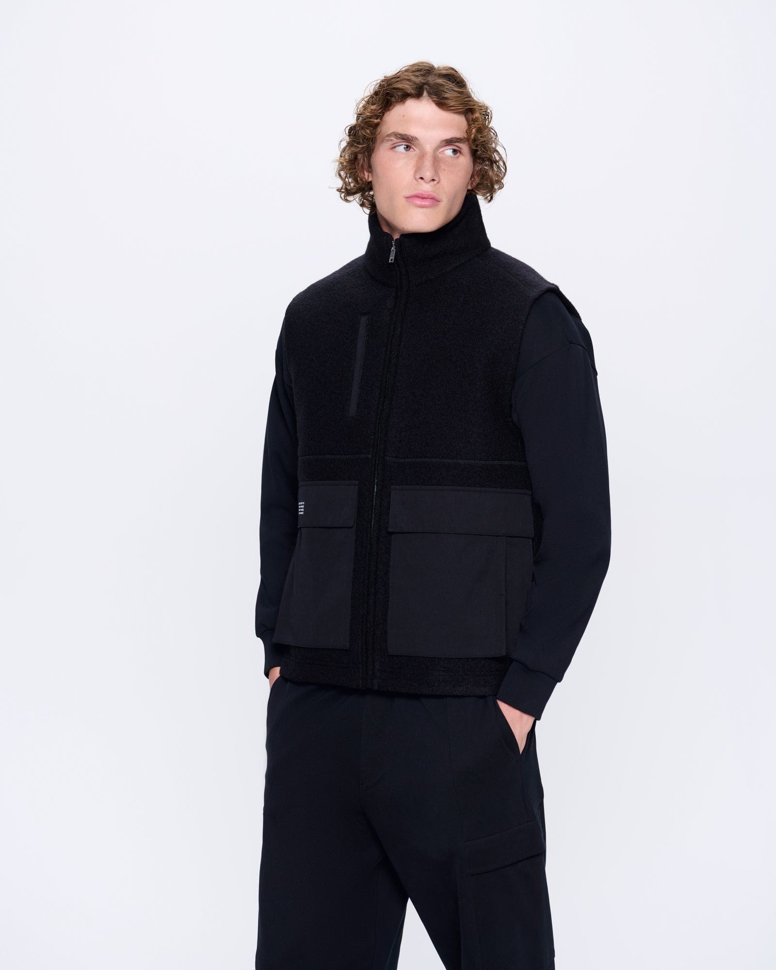 DNA_UTLITY_WOOL_GILET_BLACK_MENS_FRONT