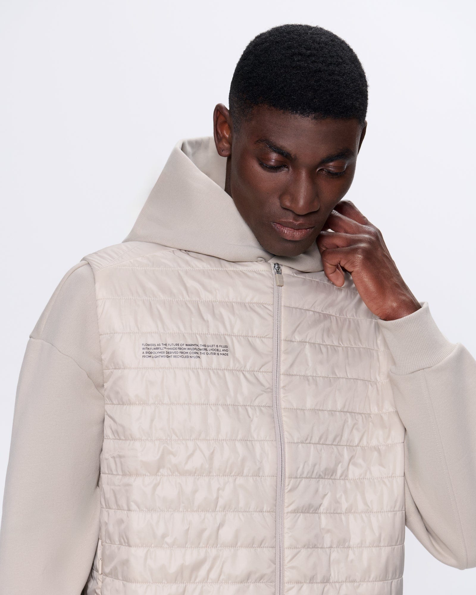 FLOW-WARMTH_LITE_GILET_WHEAT_BEIGE_MENS_DETAIL