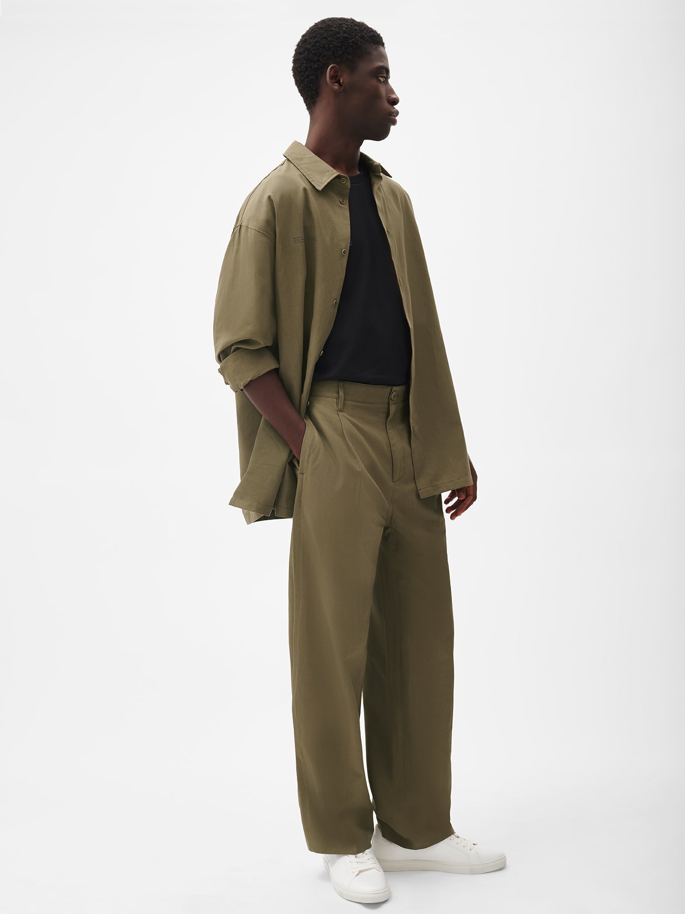 Mens-Cotton-Linen-Trouser-Soil-Brown-Model-Male-2