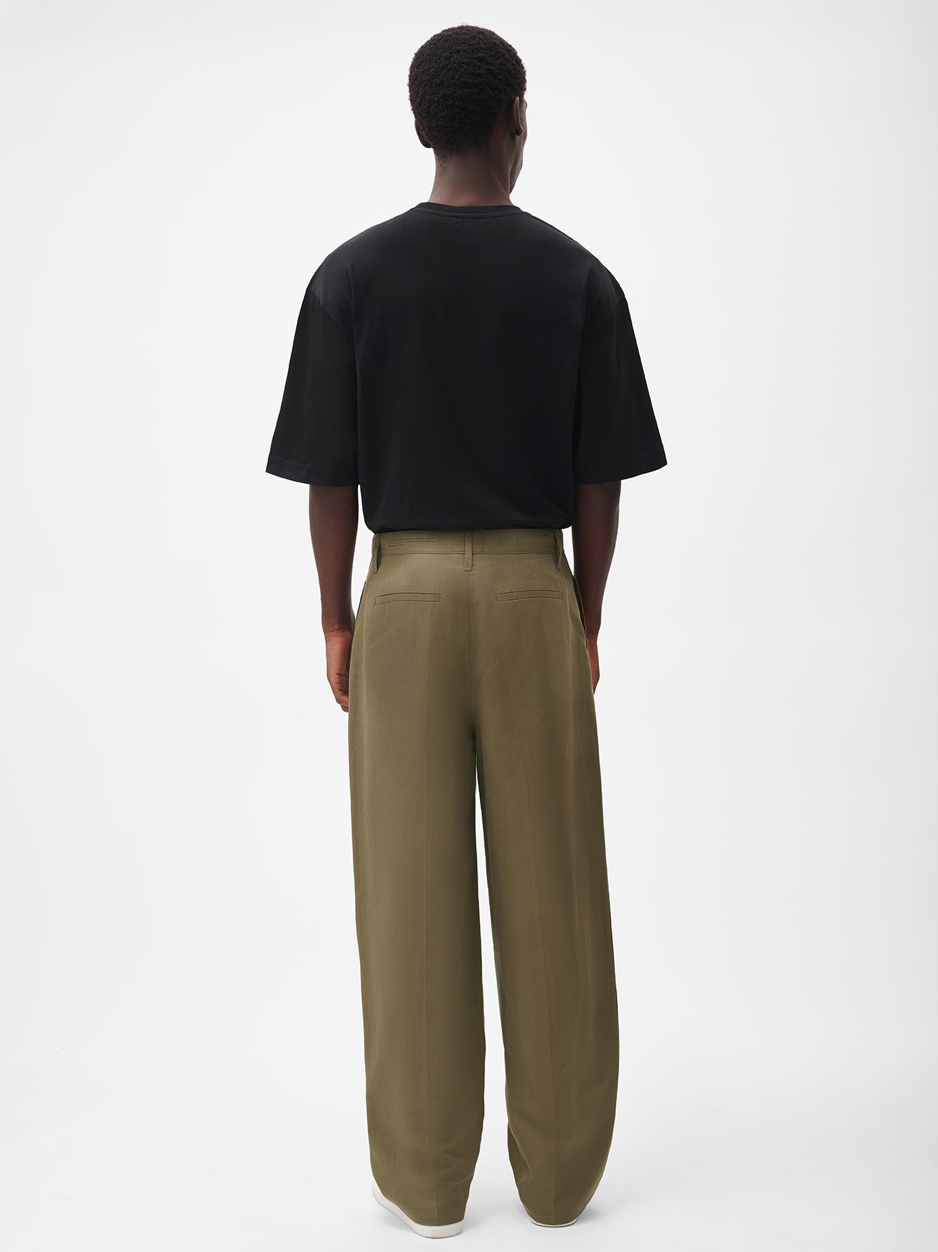 Mens-Cotton-Linen-Trouser-Soil-Brown-Model-Male-3