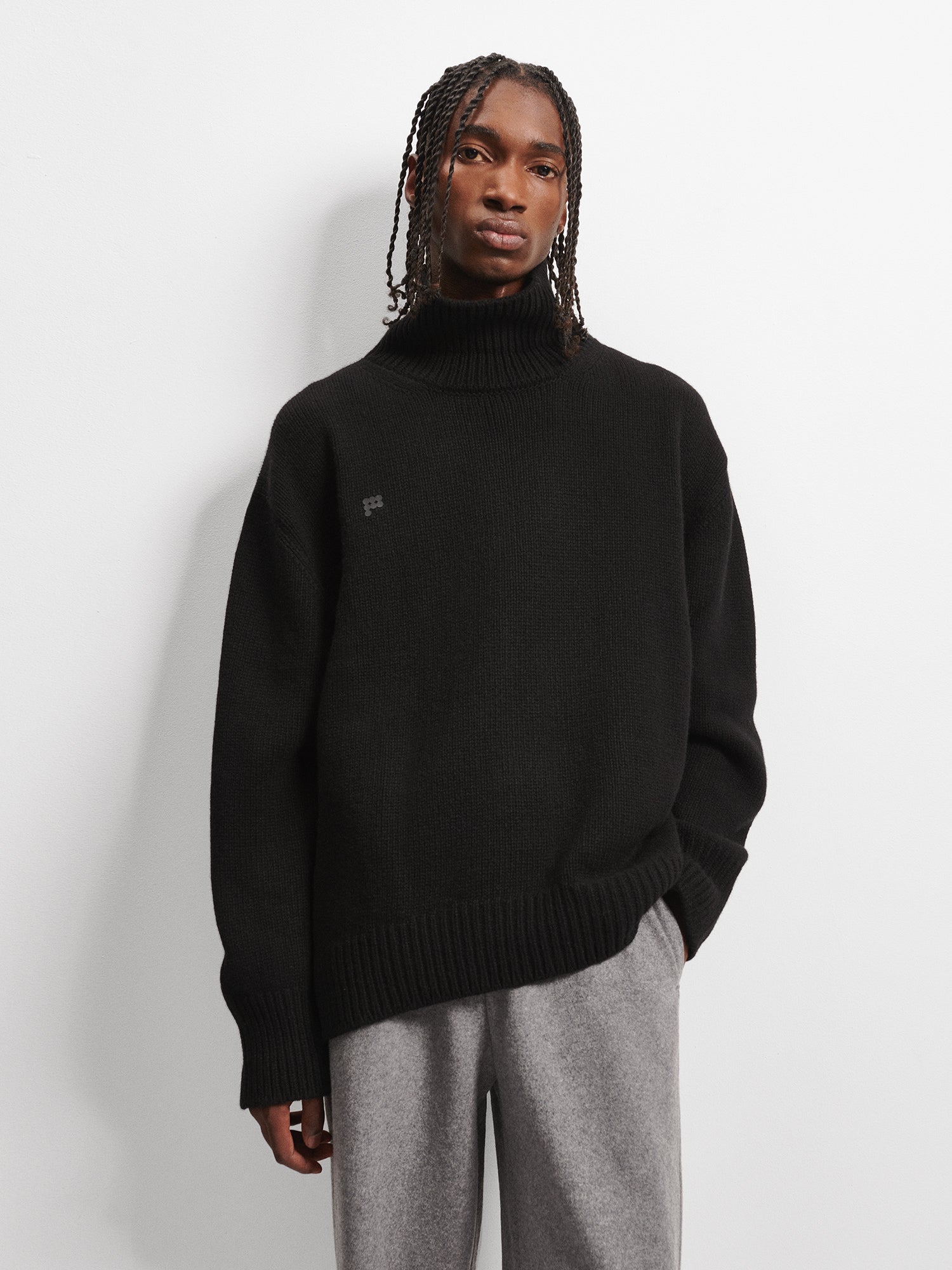 Men's Recycled Cashmere Turtleneck Sweater—black